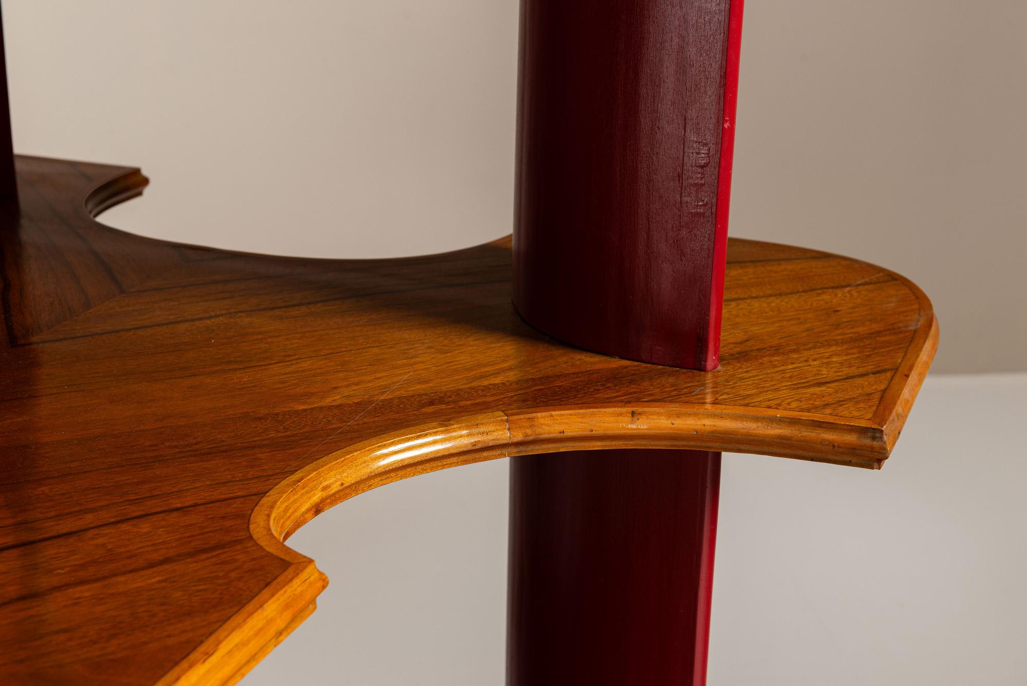 Gran vitrina de madera y laca attr. a Fantoni, Italia ±década de 1950 en venta 5