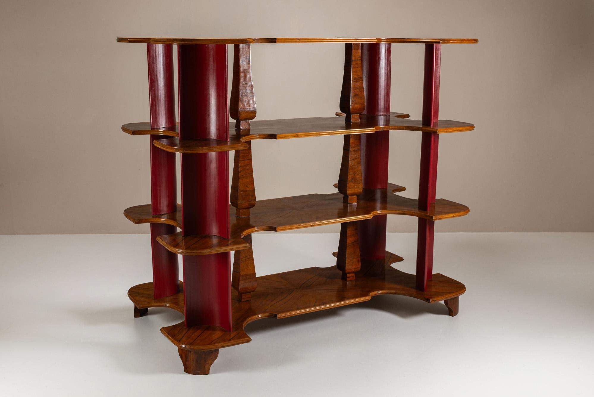 Gran vitrina de madera y laca attr. a Fantoni, Italia ±década de 1950 en Bueno estado para la venta en Hellouw, NL