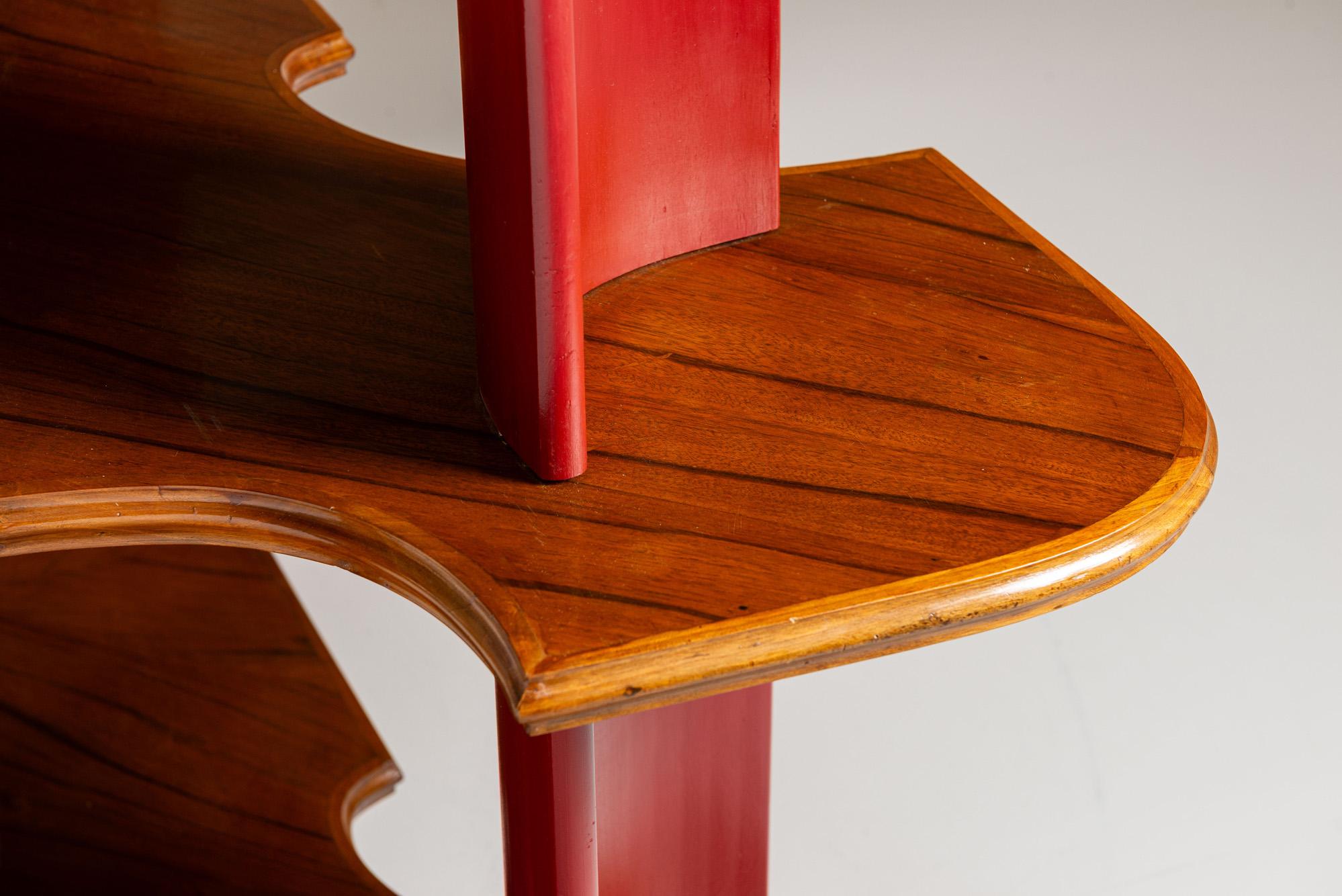 Gran vitrina de madera y laca attr. a Fantoni, Italia ±década de 1950 en venta 2