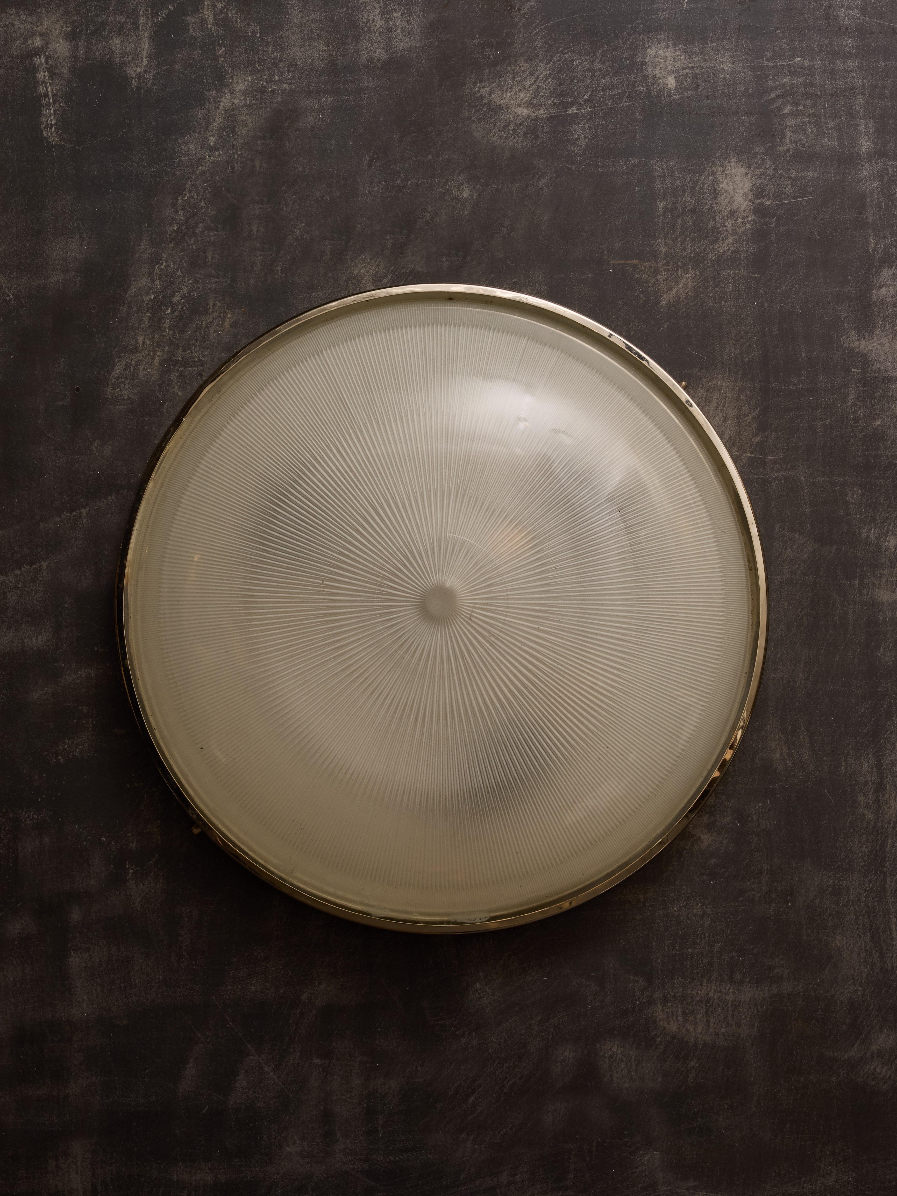 Plafonnier à dôme de grande taille Sergio Mazza en  Laiton et verre Bon état - En vente à Saint-Ouen, IDF