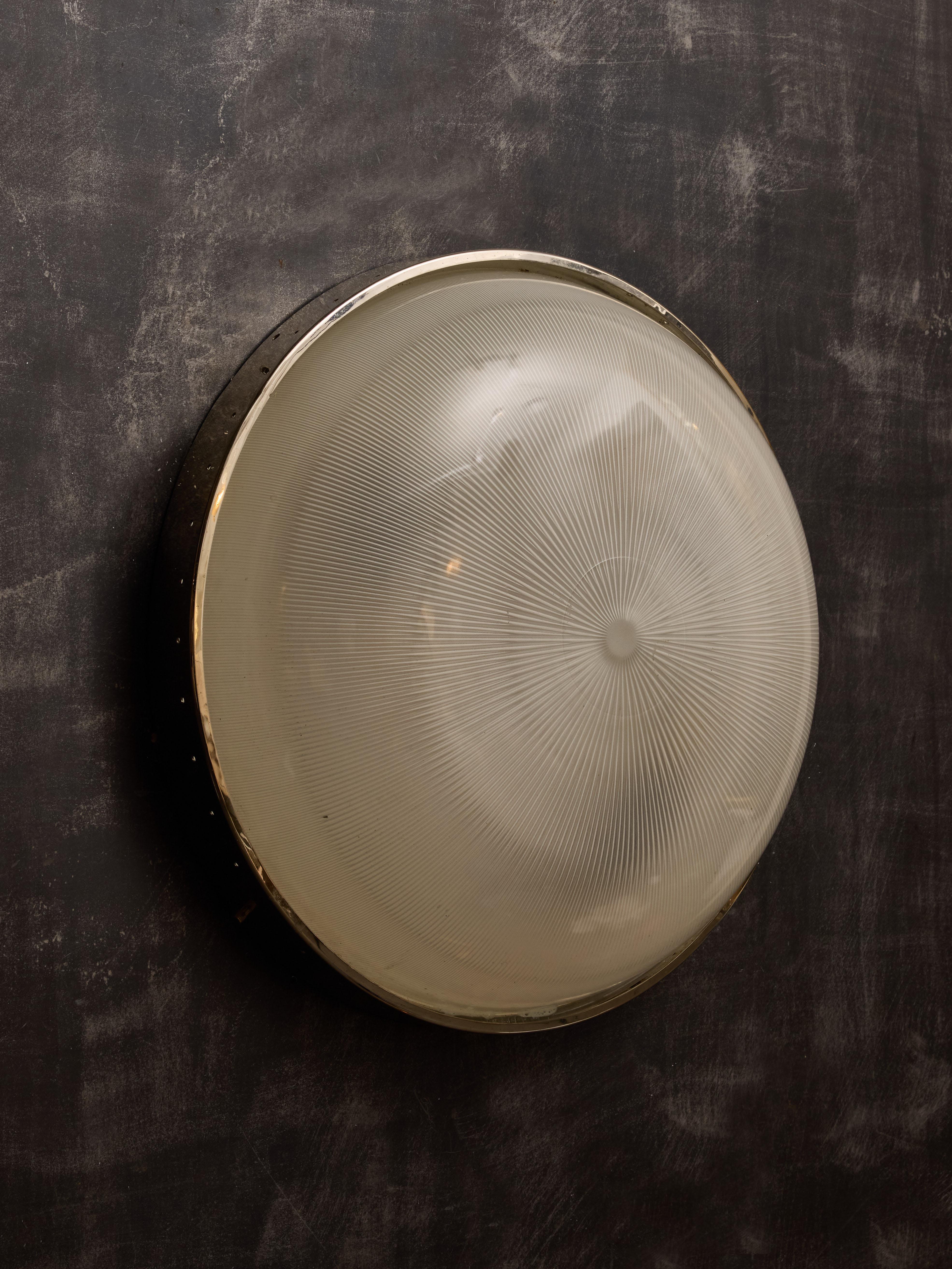 Fin du 20e siècle Plafonnier à dôme de grande taille Sergio Mazza en  Laiton et verre en vente