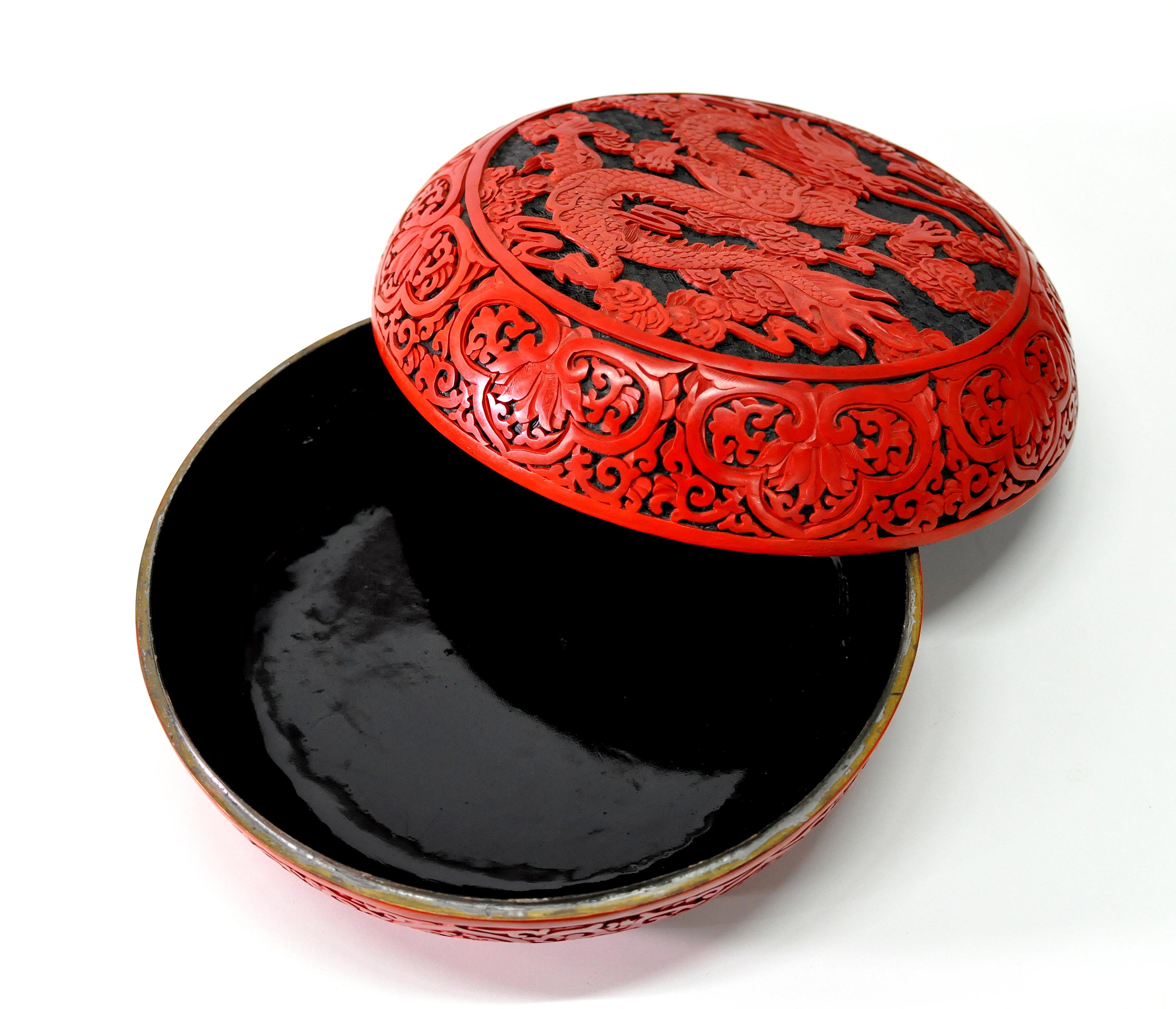 Large Domed Chinese Cinnabar Box In Good Condition In Miami, FL