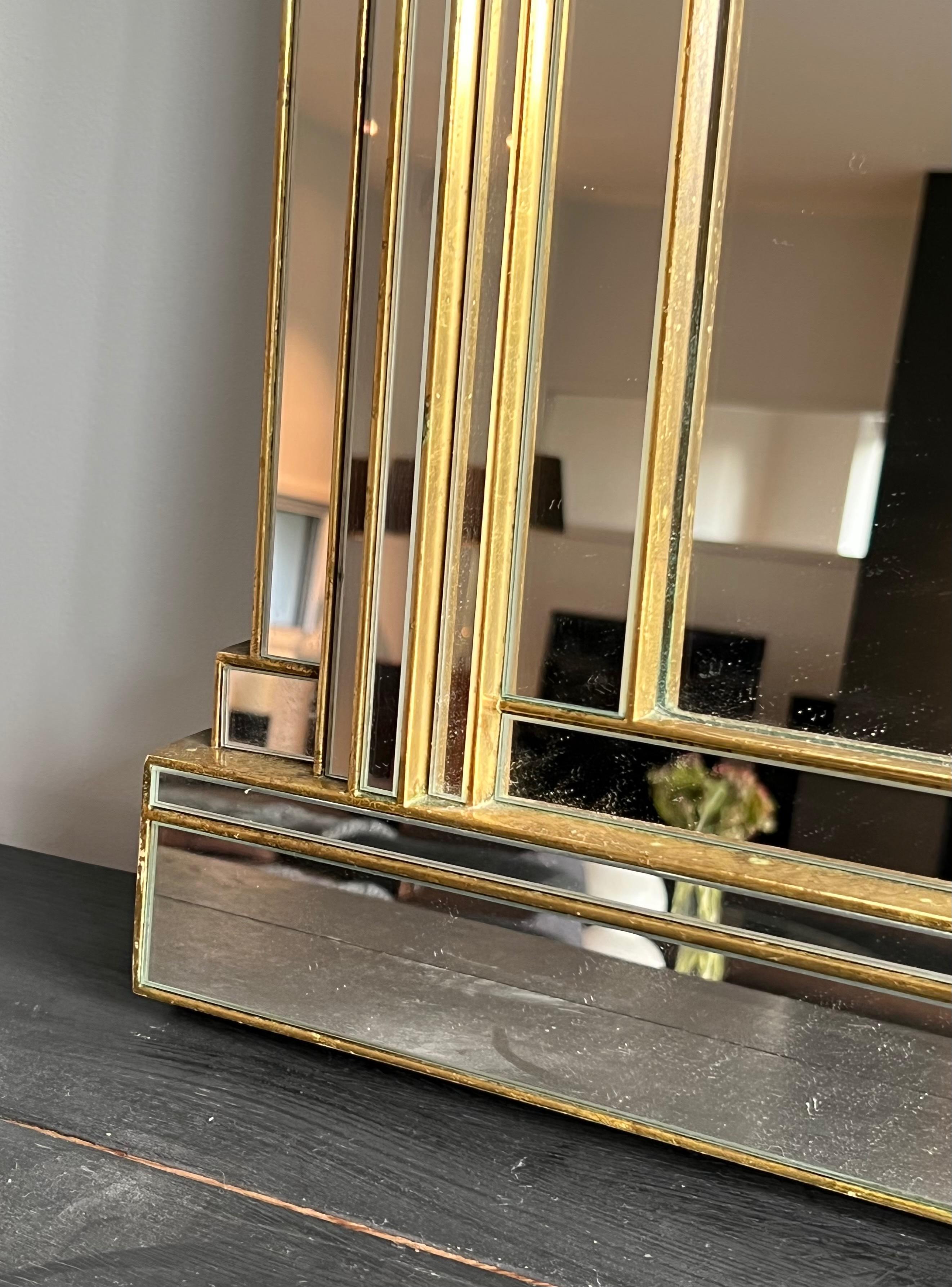 Français Grand miroir Domus en bois, plexiglas doré et miroirs en vente