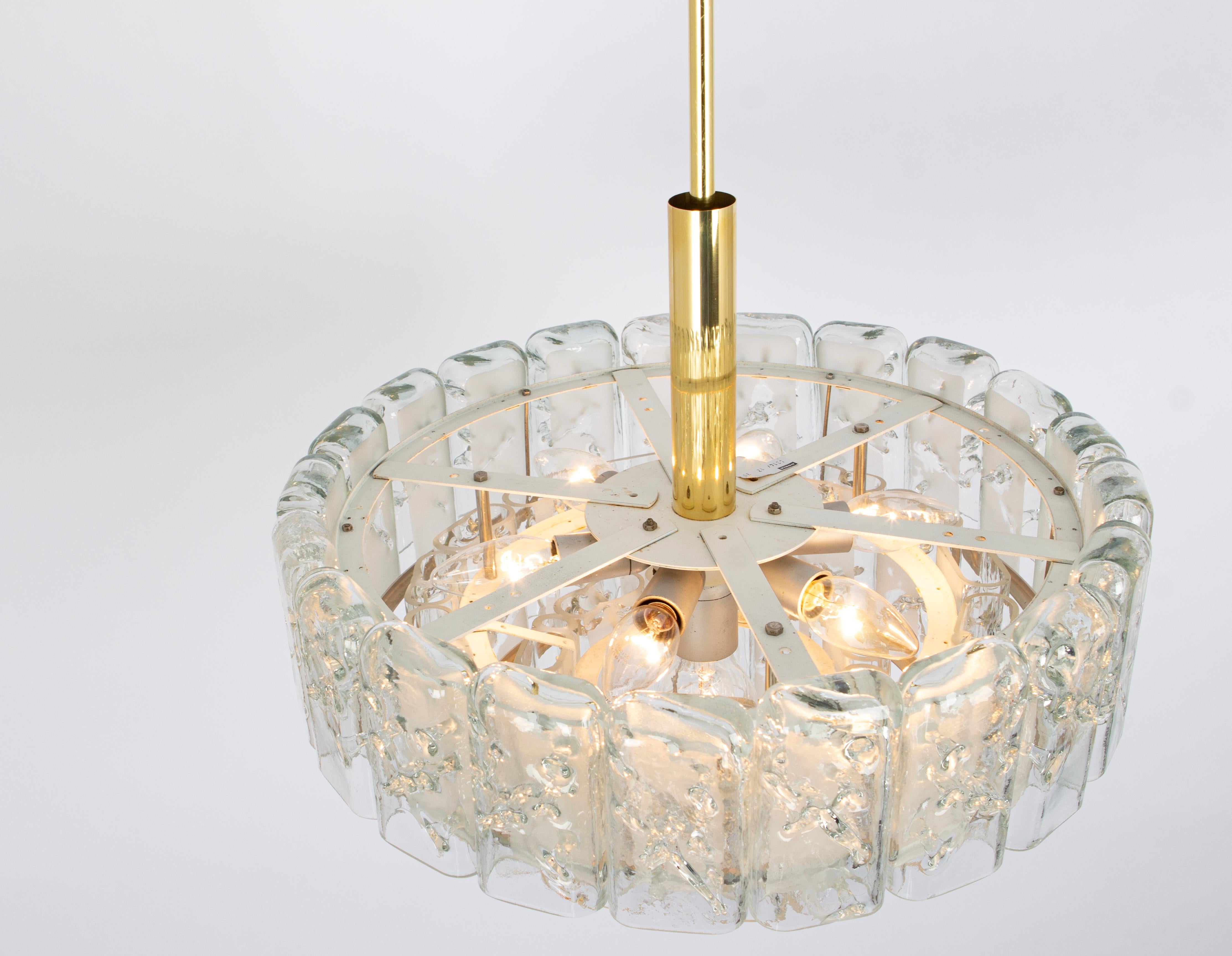 Milieu du XXe siècle Grand lustre en tubes de verre glacé Doria, Allemagne, années 1960 en vente