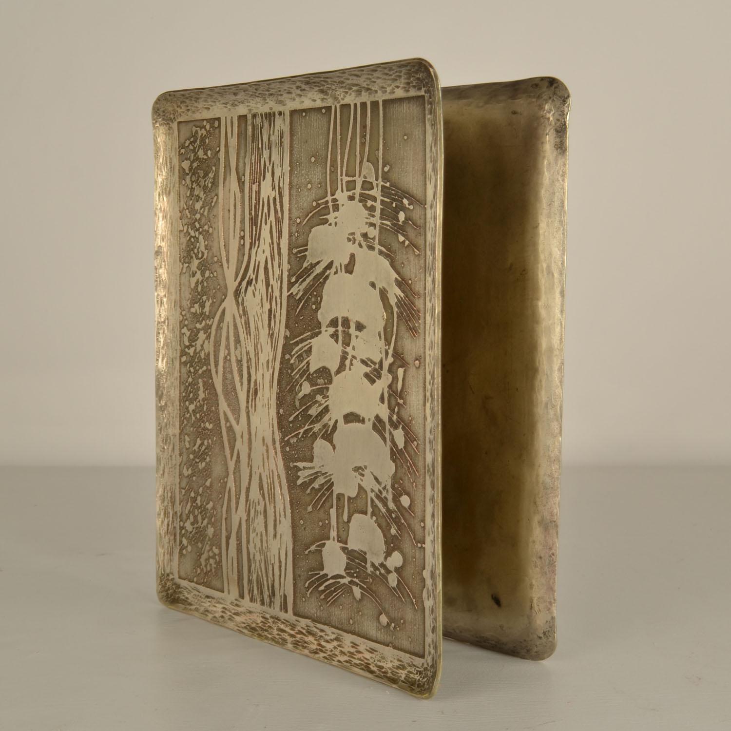Large Double Door Handles with Etched Silver Plated Texture Excellent état - En vente à London, GB