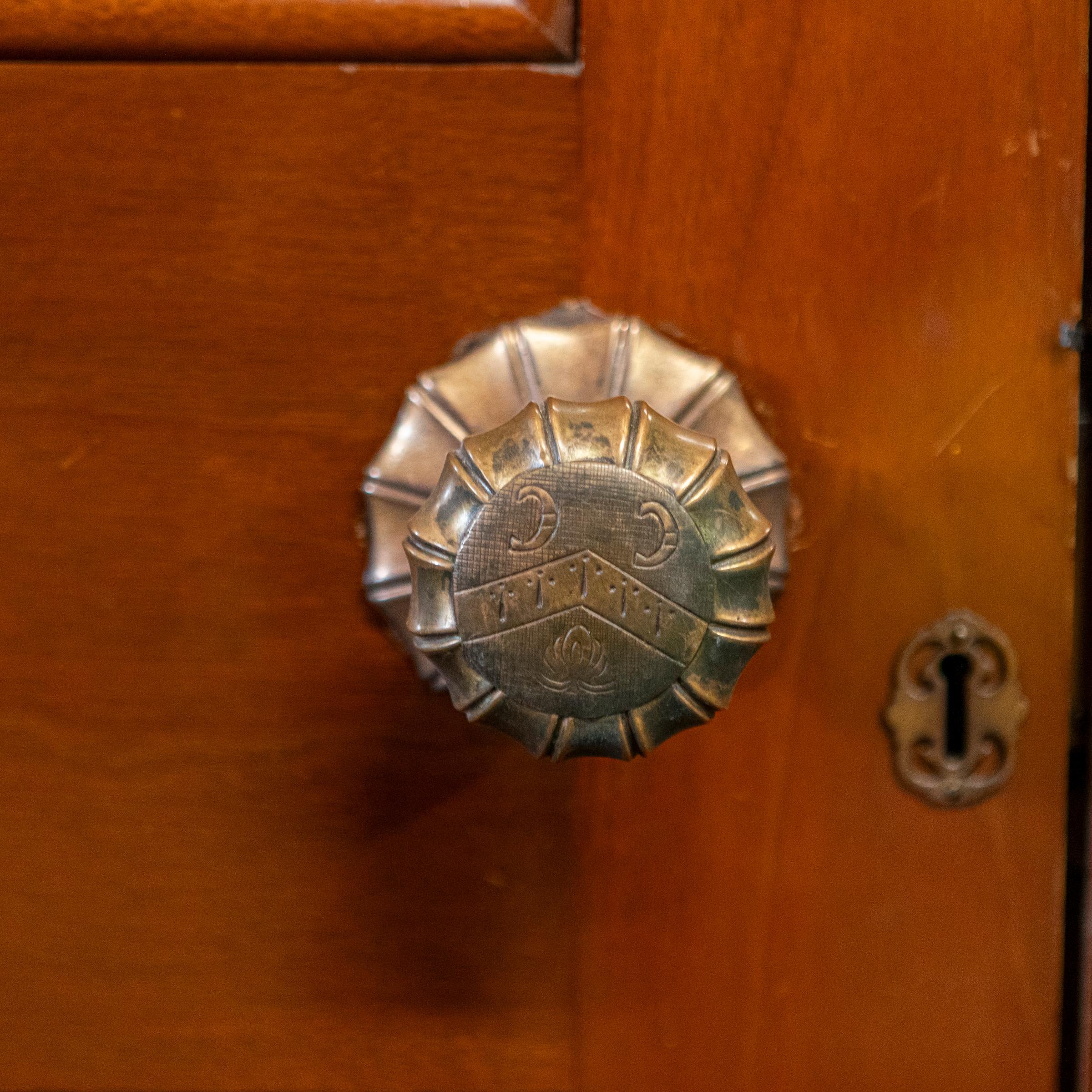 Ottone Divisorio per ambienti a due ante di grandi dimensioni  Da Clothworkers' Hall Londra in vendita