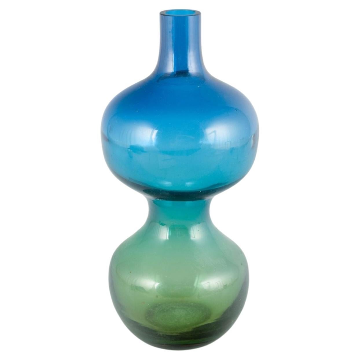 Large double-gourd vase in art glass. Scandinavia, 1970s