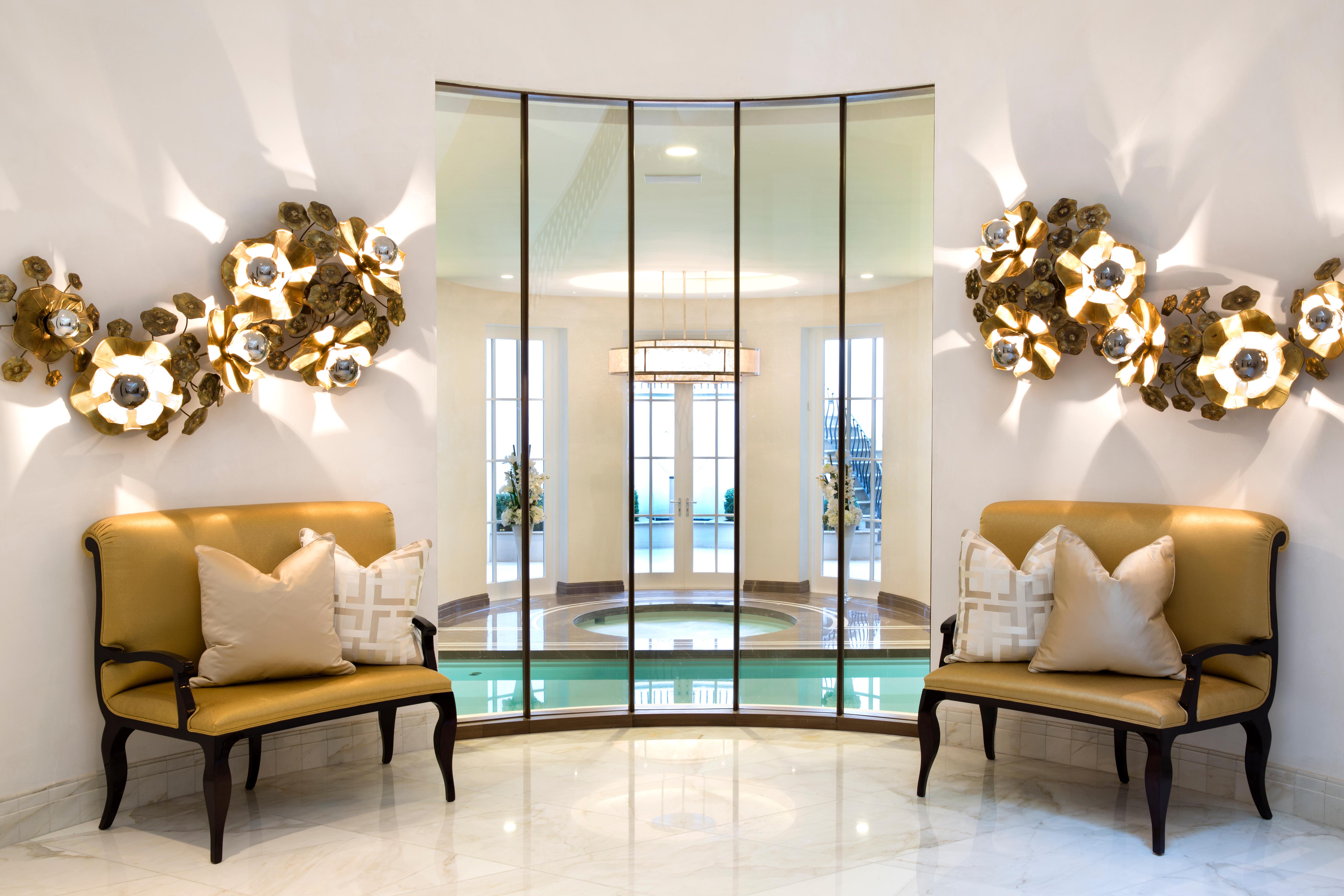 Große doppelte Lotus-Blumenleuchte aus Messing für Wand oder Deckenleuchte im Angebot 2