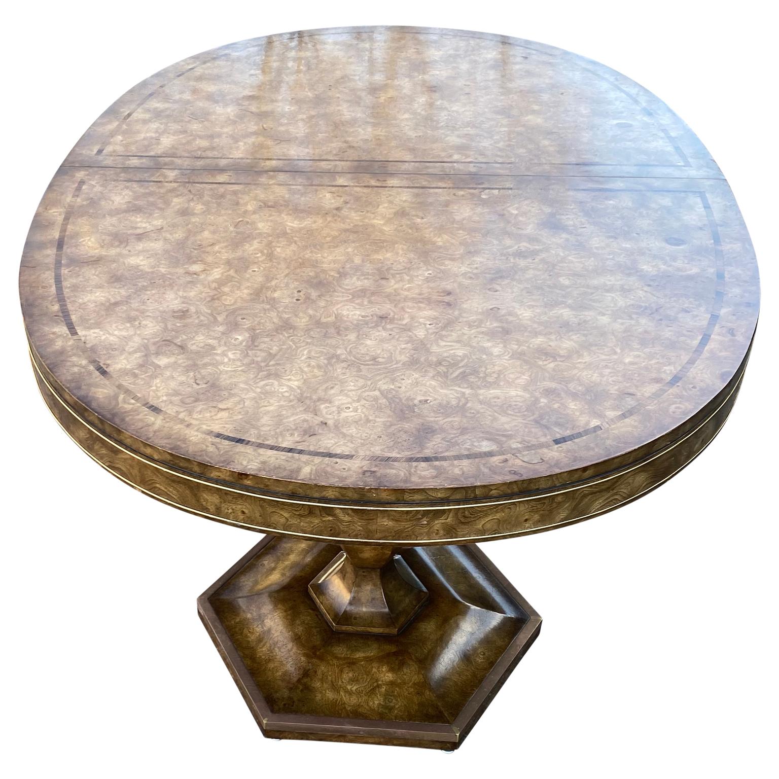 Laiton Grande table de salle à manger Mastercraft en bois de broussin et laiton en vente