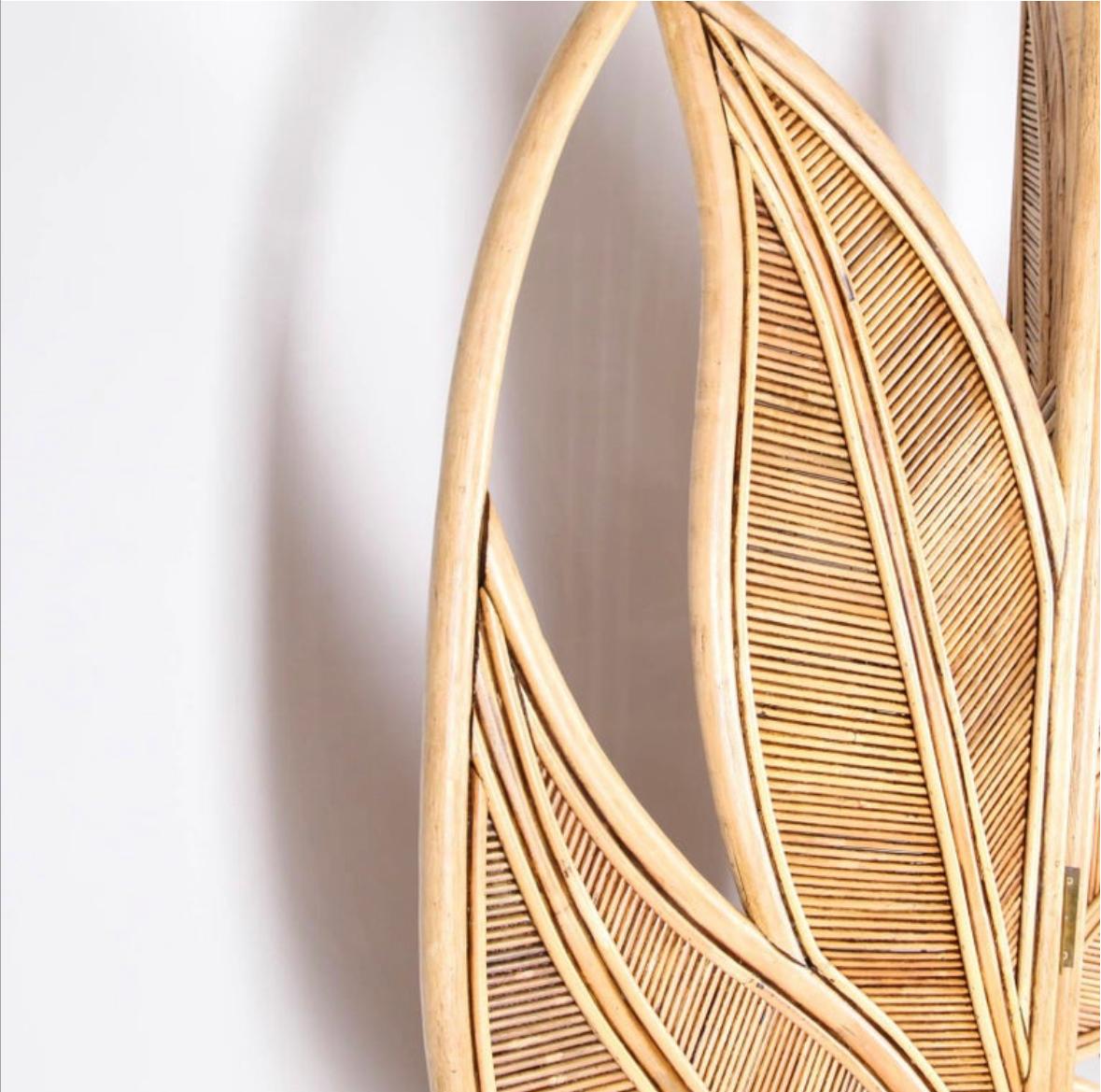 Rattan Grande divisorio per ambienti a forma di foglia in rattan a doppia faccia in vendita