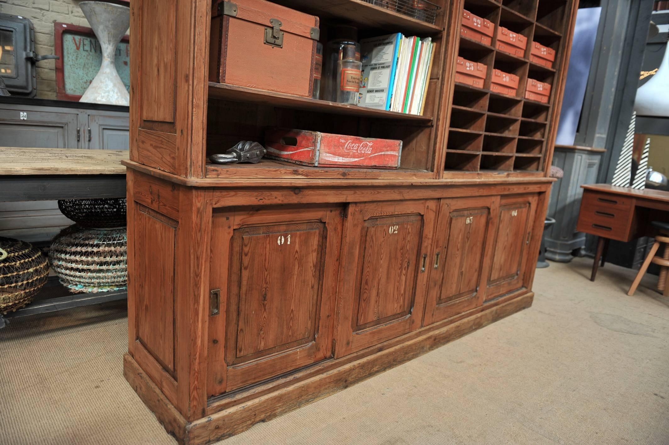 Large Double Sliding Shutter Doors File Office Cabinet, circa 1900 In Good Condition In Roubaix, FR