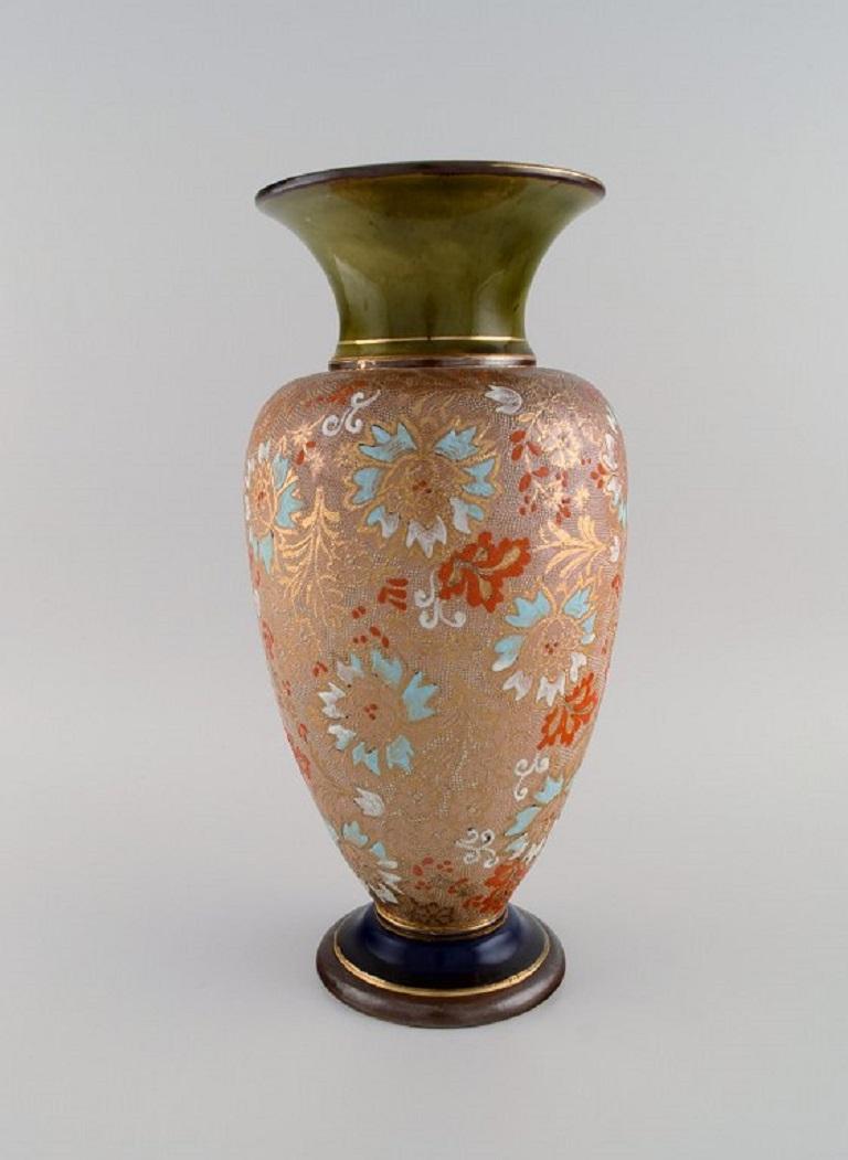English Large Doulton Lambeth Pottery Vase with Hand-Painted Flowers and Gold Decoration For Sale