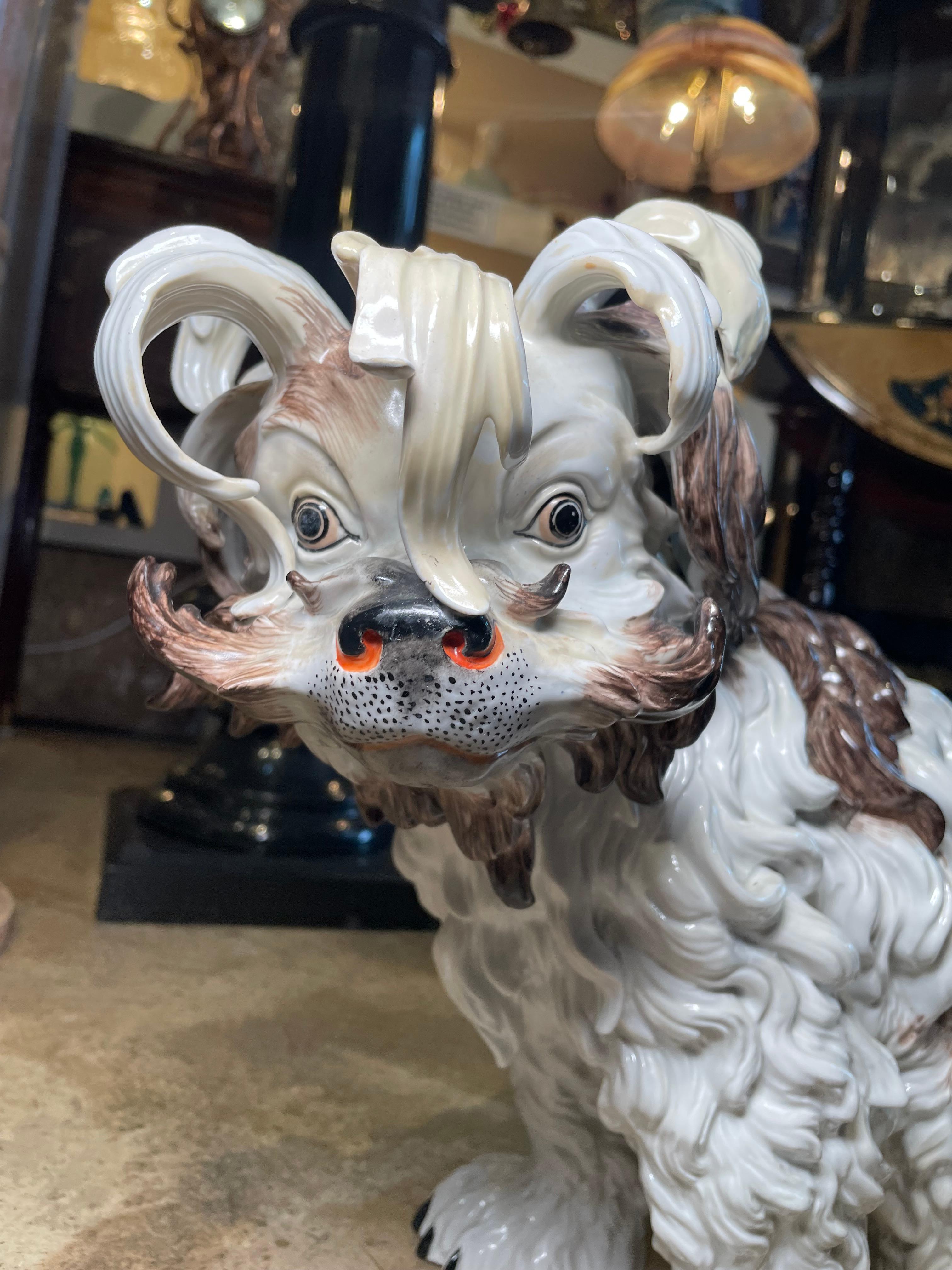 Perro Boloñés Grande de Dresden Porcelain Alemán en venta