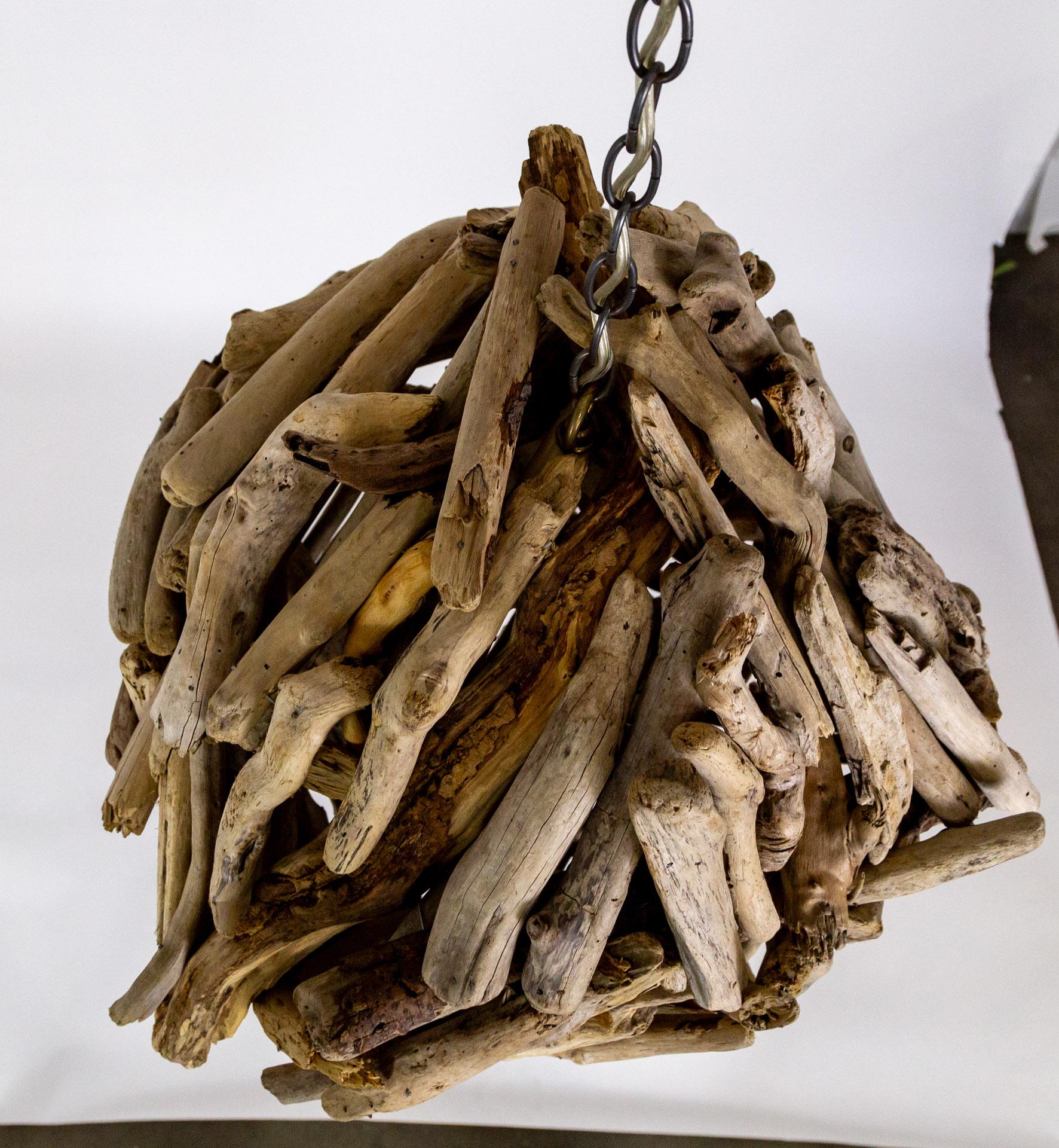Lámpara colgante grande de madera de deriva en venta 4