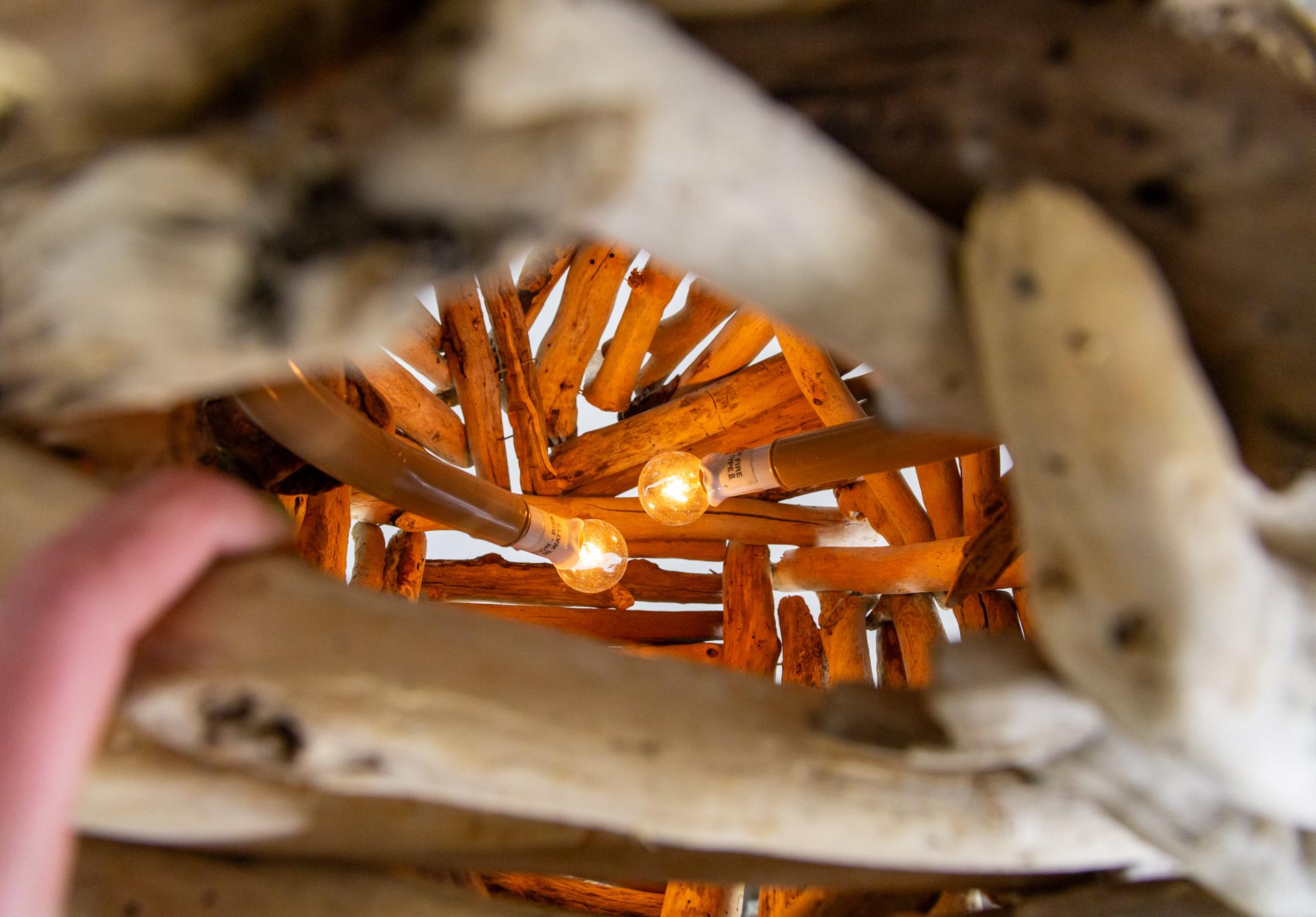 Lámpara colgante grande de madera de deriva en venta 5
