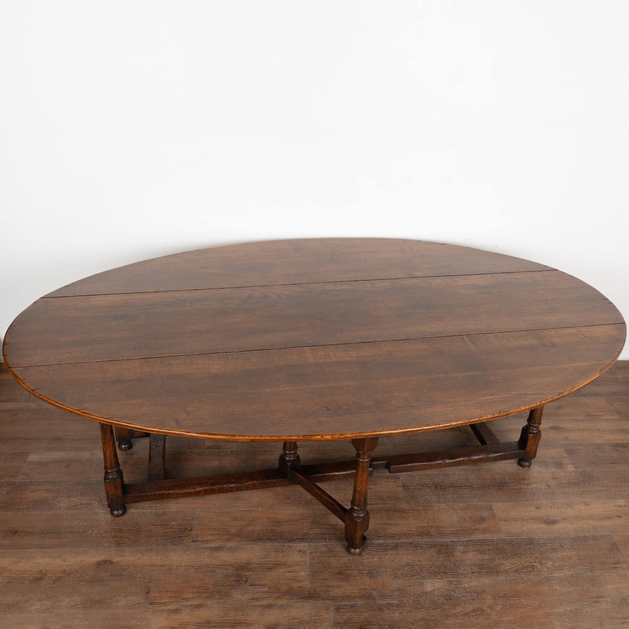 Large Drop Leaf Gate Leg English Oak Oval Dining Wake Table, circa 1920-40 In Good Condition In Round Top, TX