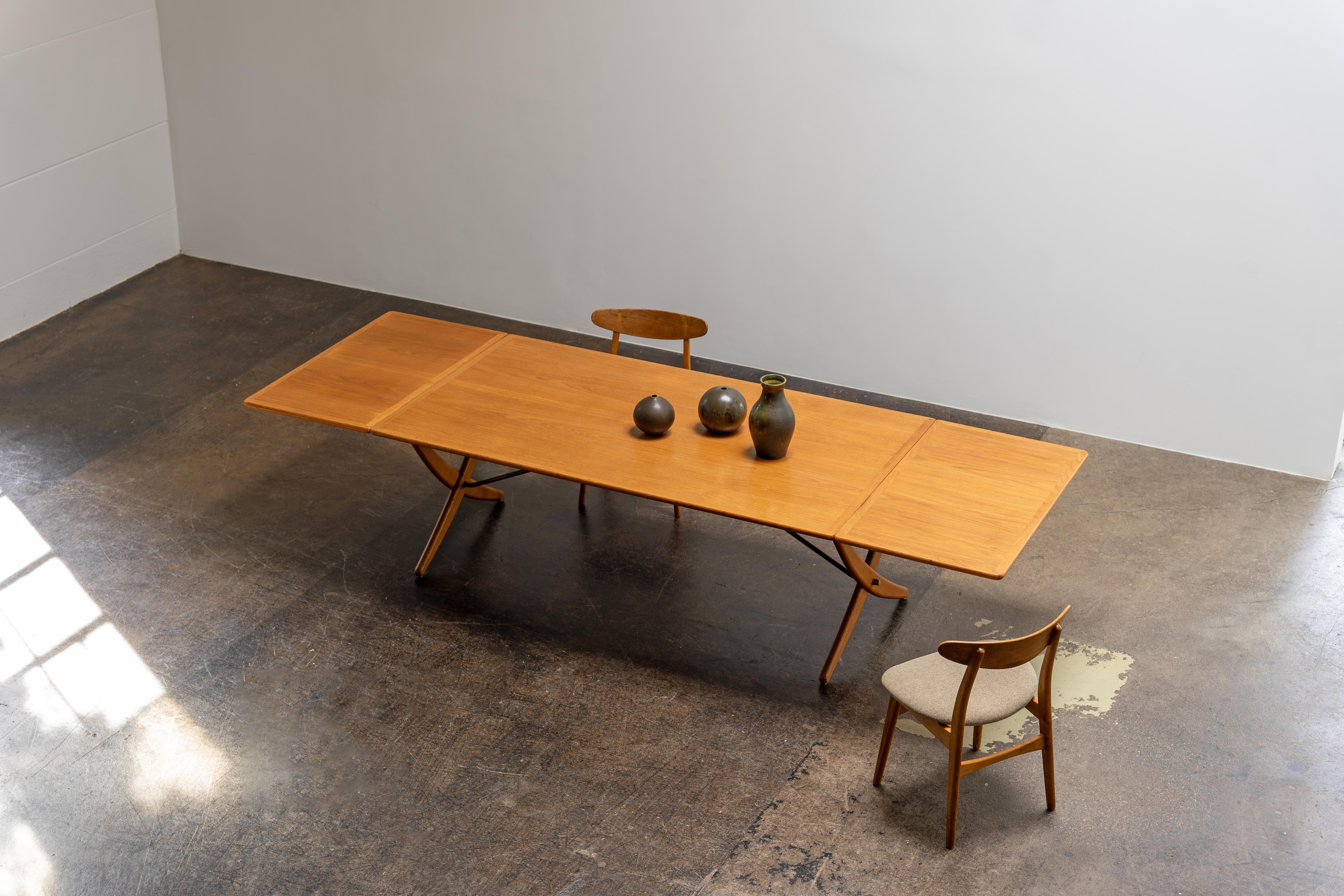 Large Drop Leaf Oak Teak Dining Table AT-314 by Hans J. Wegner Denmark, 1960s In Good Condition In Rosendahl, DE