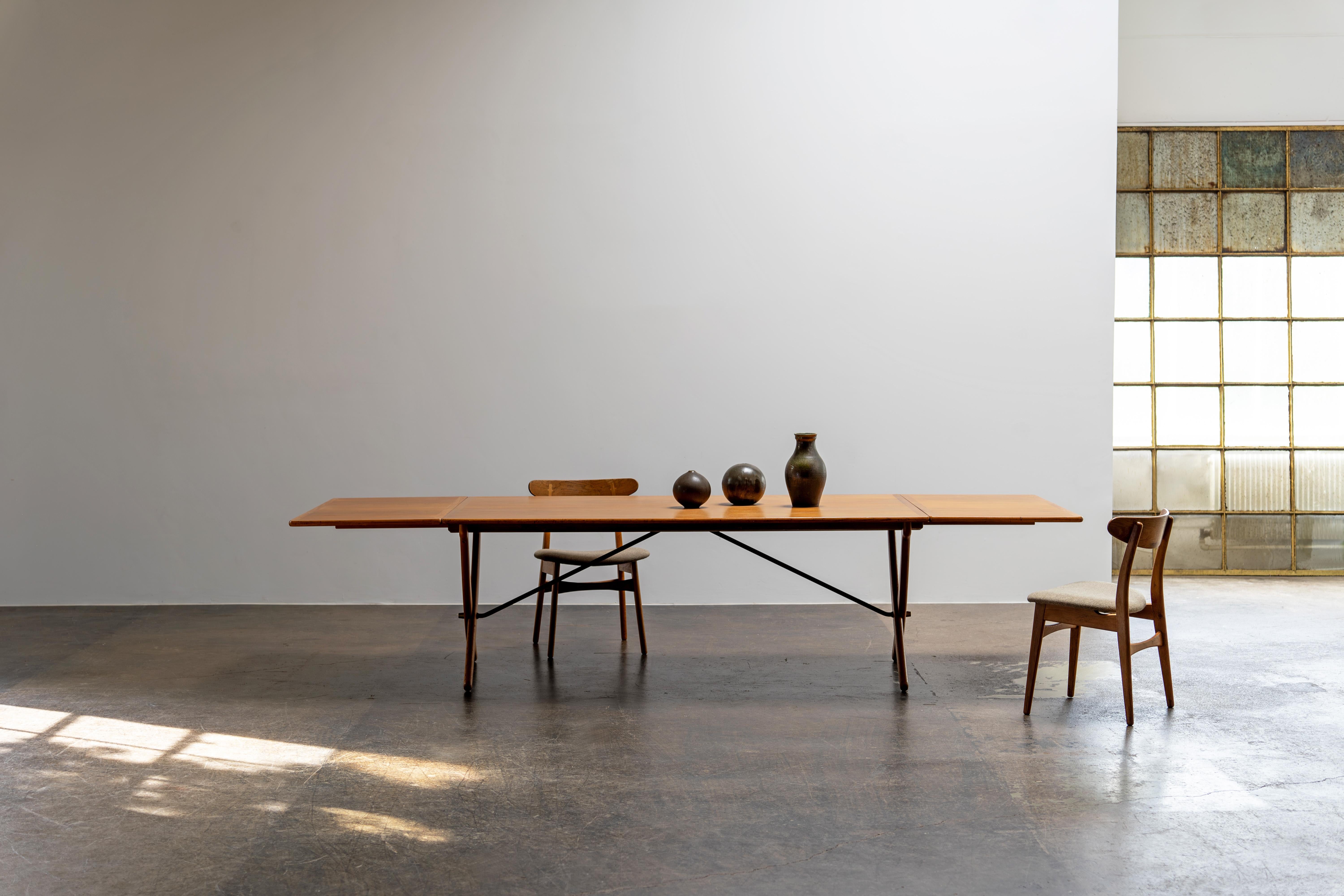 20th Century Large Drop Leaf Oak Teak Dining Table AT-314 by Hans J. Wegner Denmark, 1960s