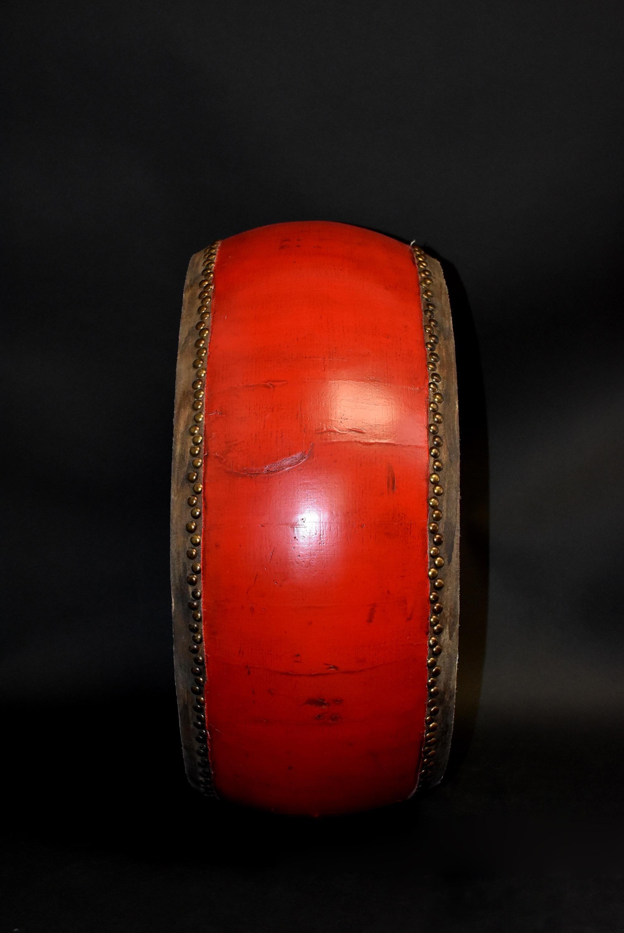 Grand tambour laqué rouge 26 pouces en vente 12