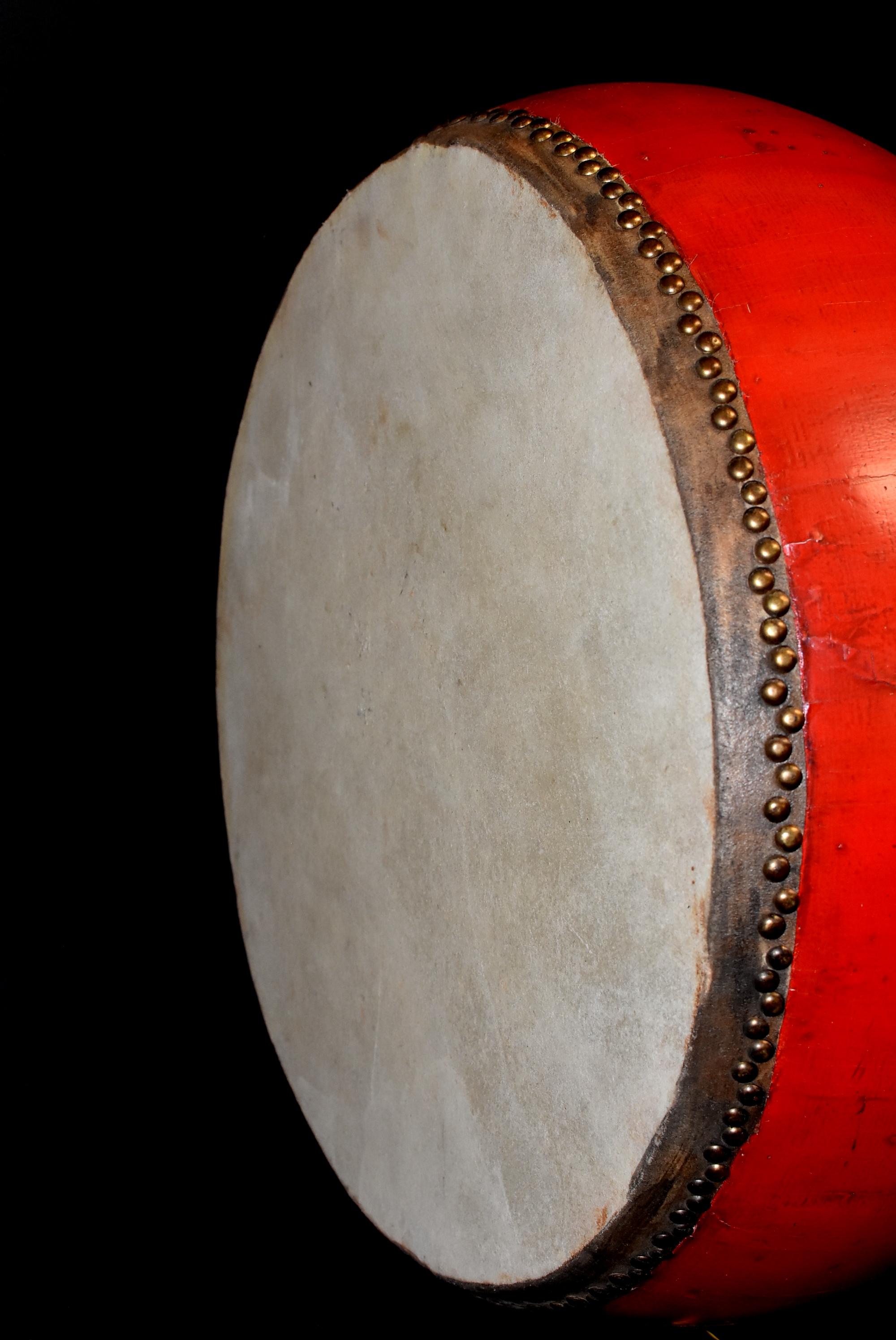 Grand tambour laqué rouge 26 pouces en vente 14