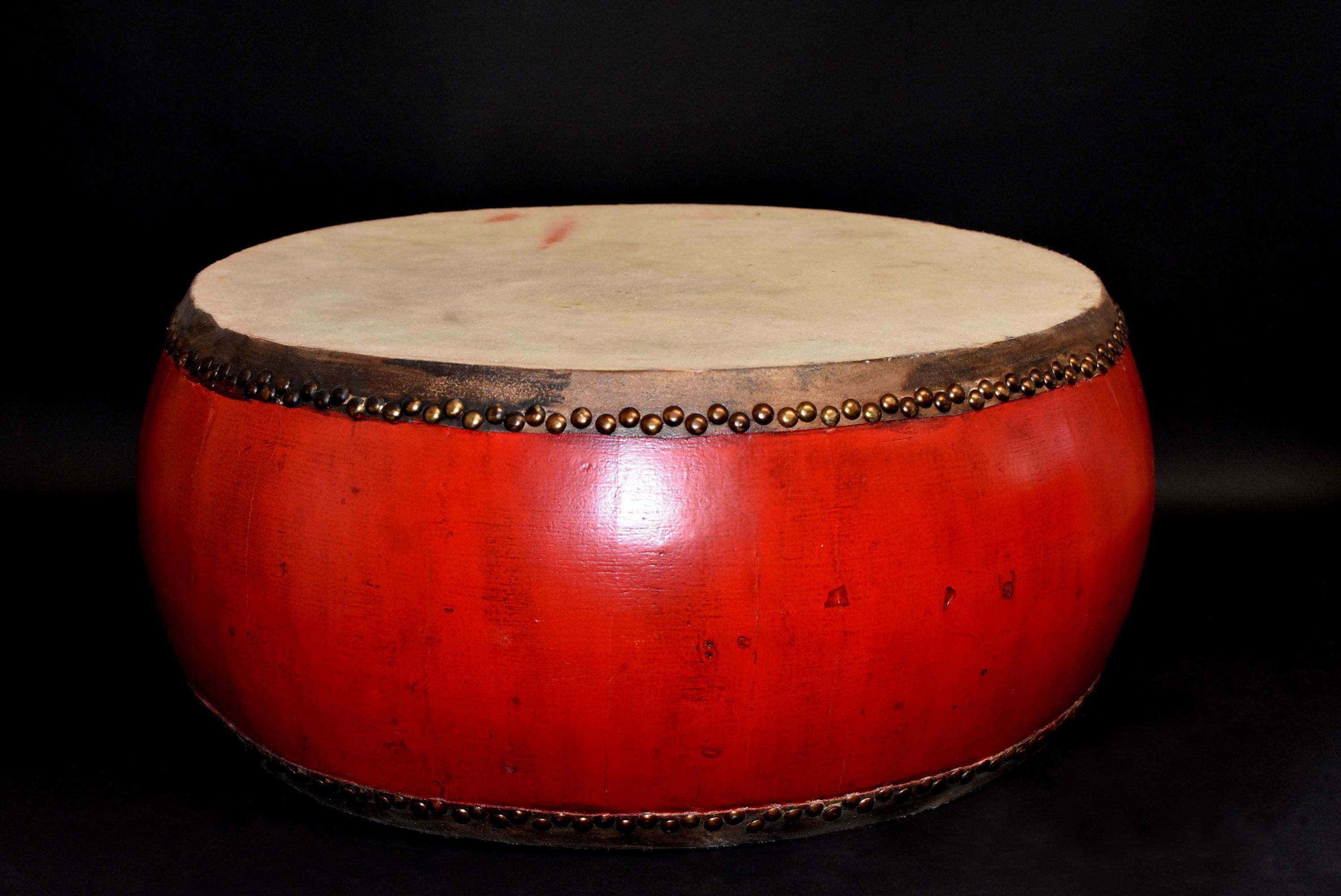 Chinois Grand tambour laqué rouge 26 pouces en vente