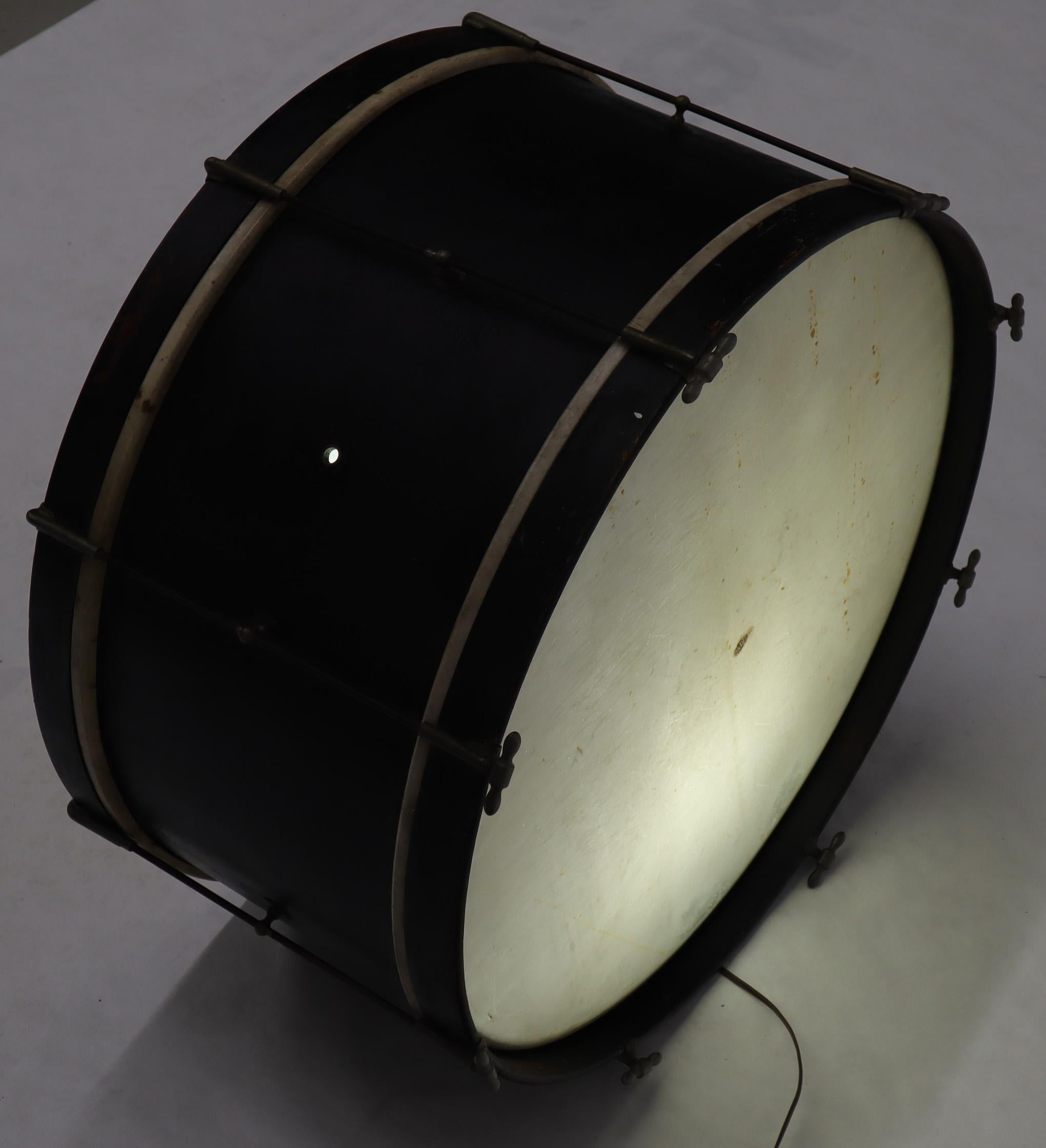 Grand luminaire à tambour peint et converti en lampe en vente 4