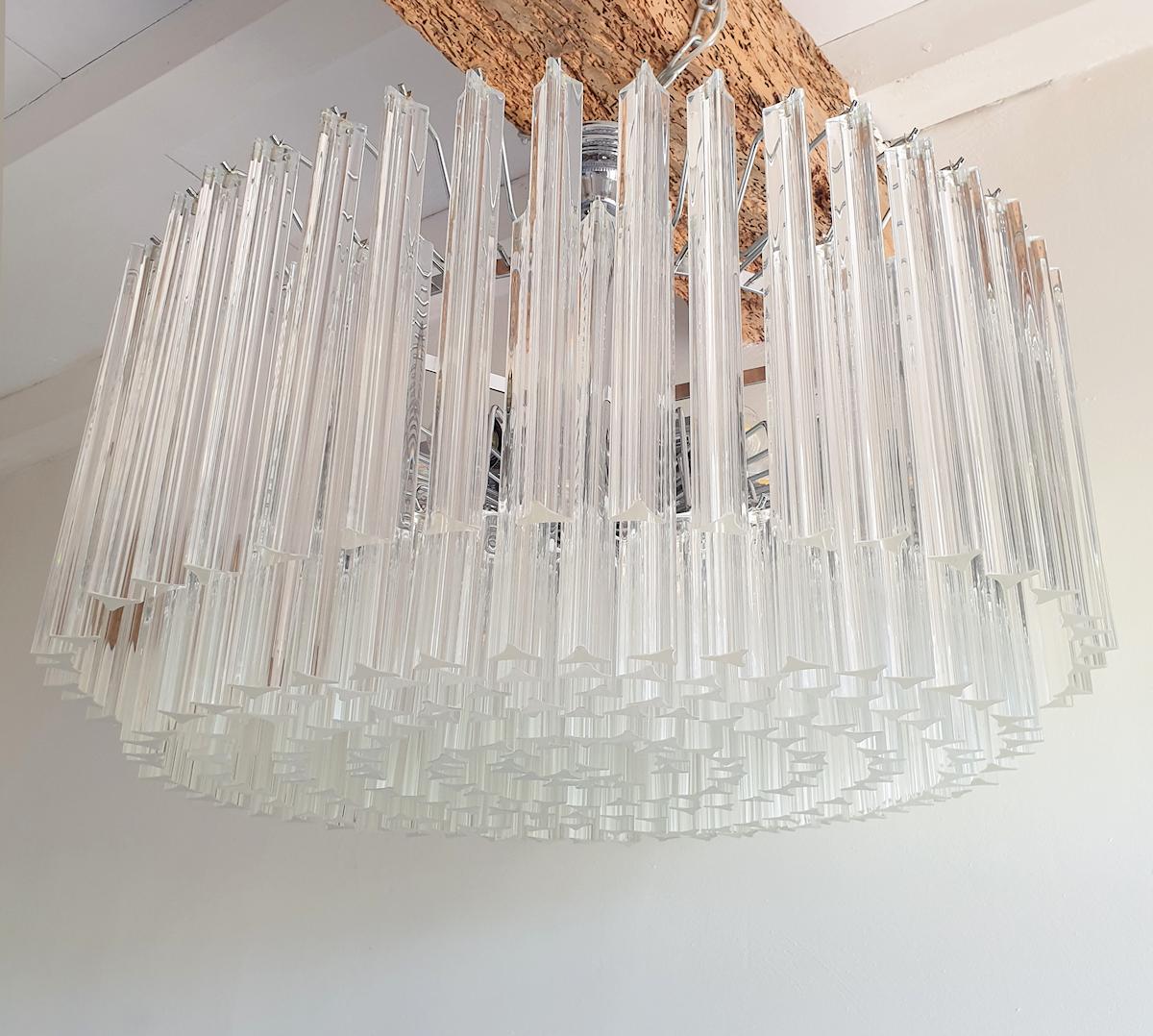Large Drum shaped Murano glass chandelier or flush mount, by Venini, Italy 1980s.
The Mid-Century Modern chandelier is made of the famous Venini elements: 
clear 
