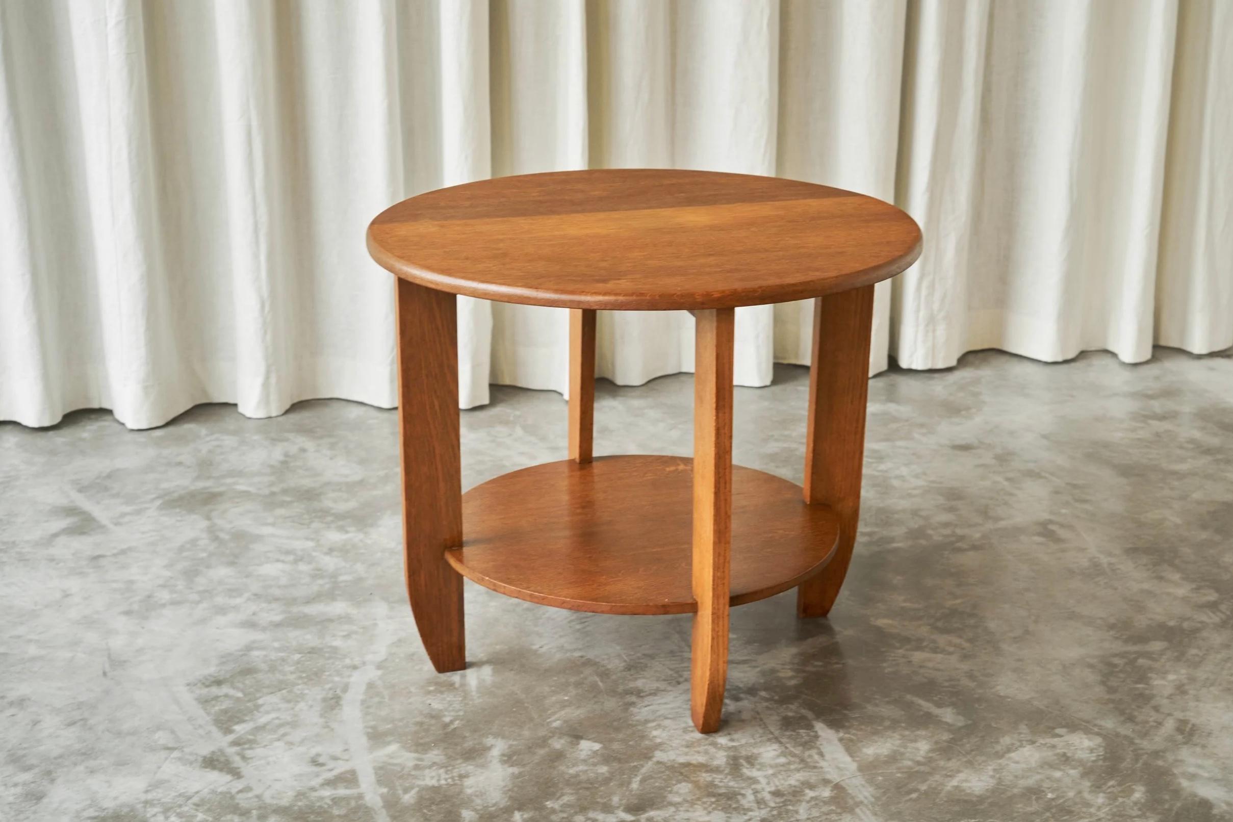 Fait main Grand centre hollandais, table d'appoint ou table de guéridon en chêne massif années 1940 en vente