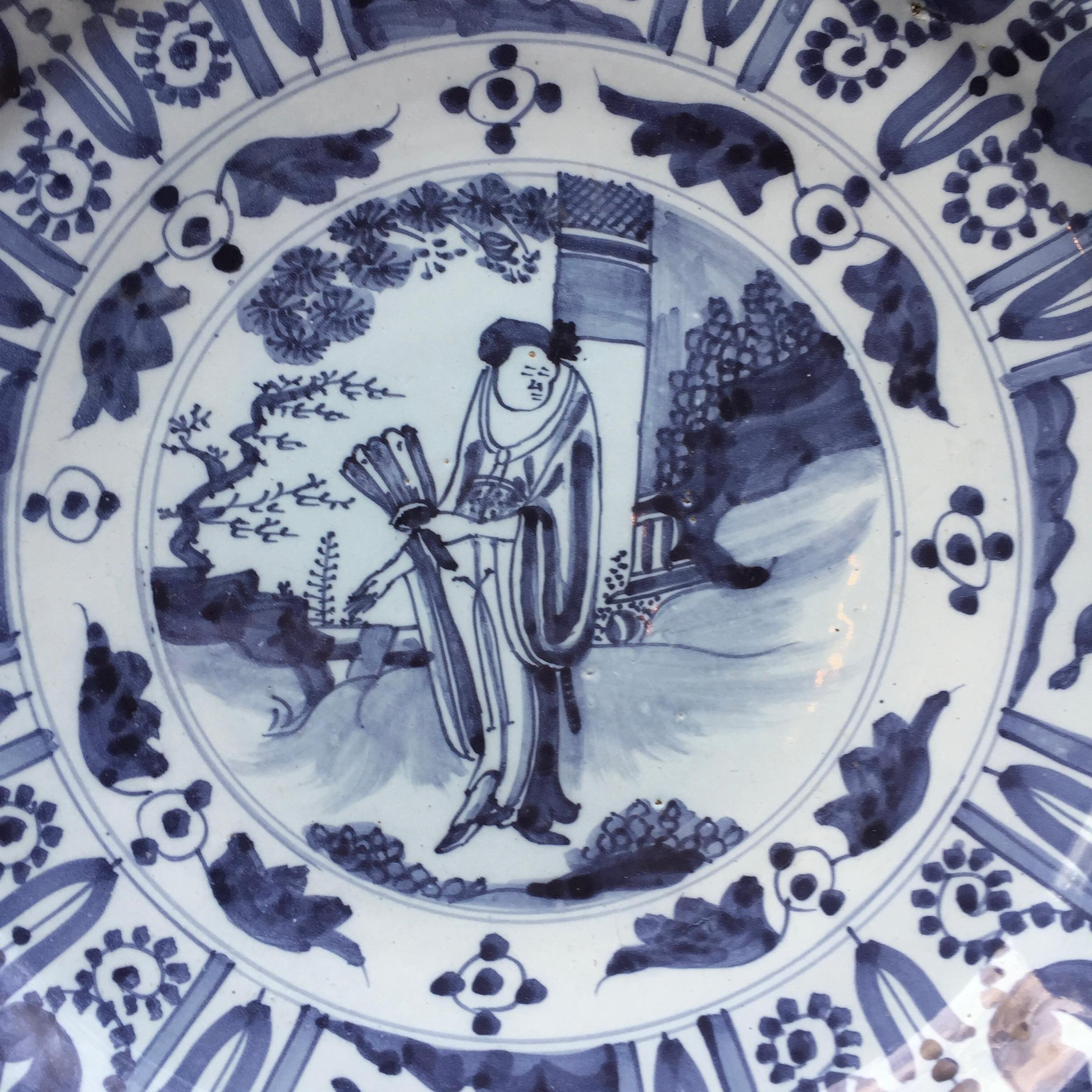 Glazed Large Dutch Delft Charger with Chinoiserie Decor in Wanli Style, 17th Century For Sale