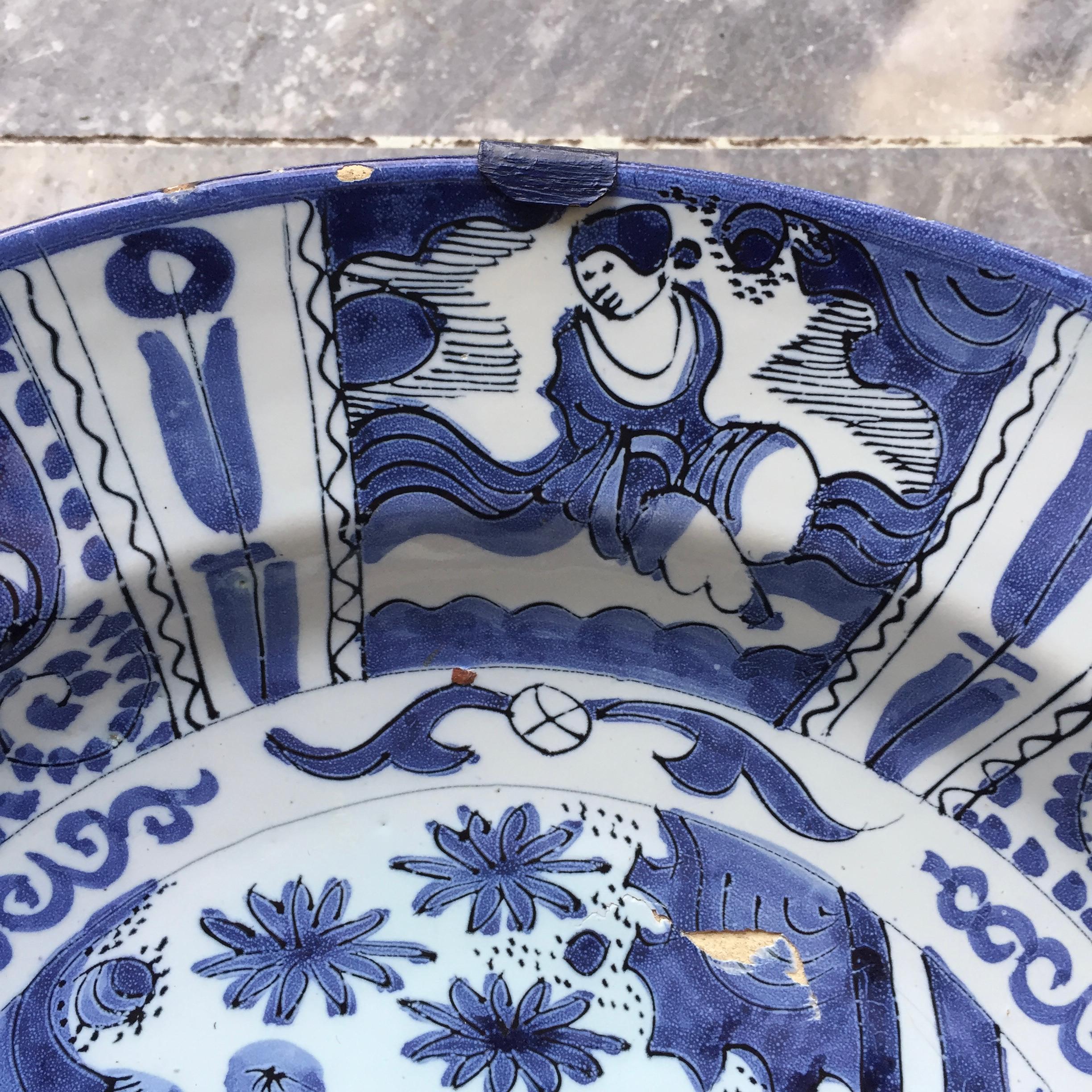 Ceramic Large Dutch Delft Charger with Chinoiserie Decor in Wanli Style, 17th Century For Sale