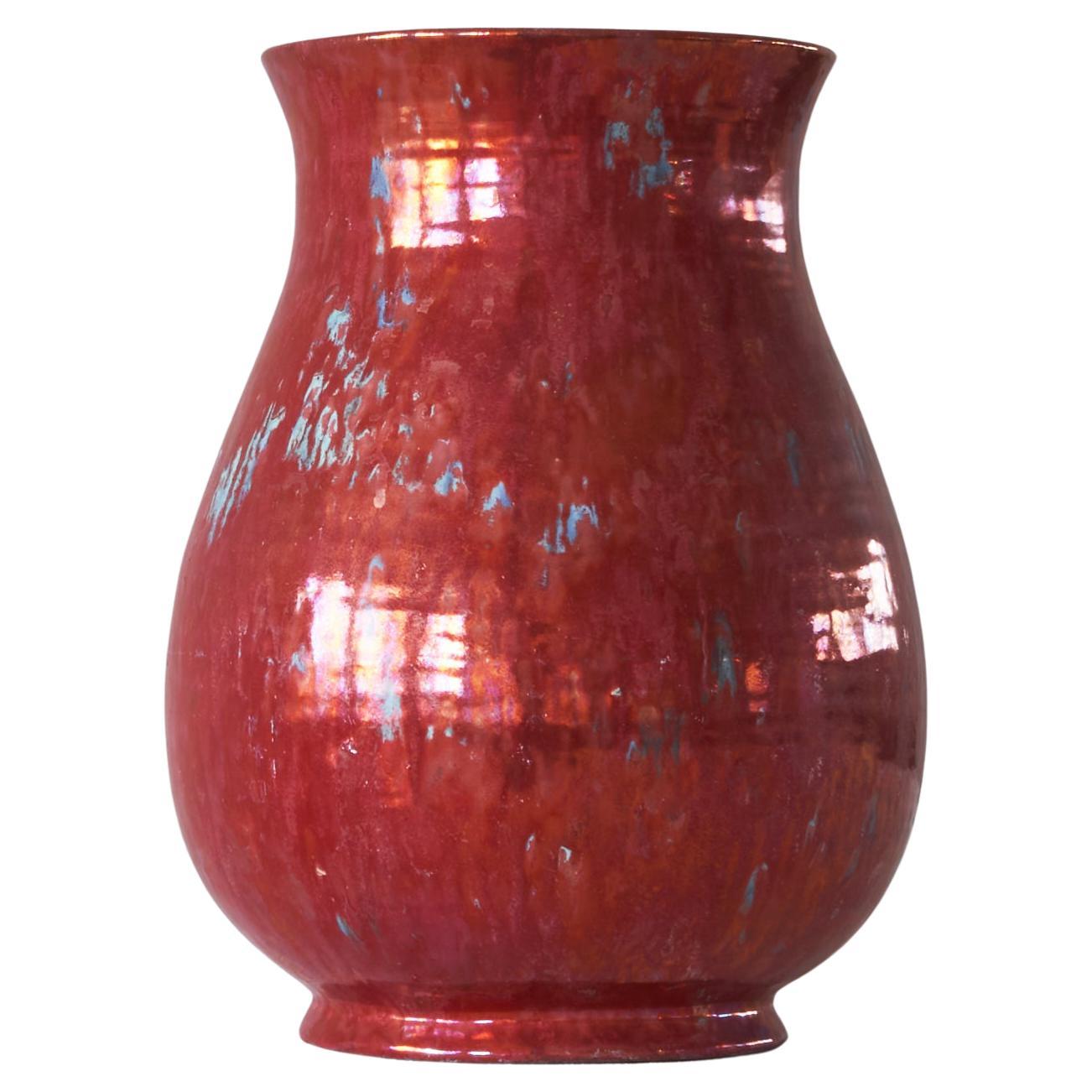 Grand vase néerlandais de Delft émaillé rouge métallisé par De Porceleyne Fles, 1900 en vente
