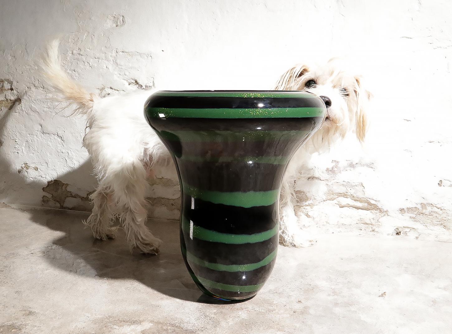 Large and heavy, Dutch design, signed UNICA leerdam Vilma Henkelman art glass vase from the 1980s.
Free blown, high, crystal bowl, black and green (with little golden sparkles in the green lines)
Design V. Henkelman (born 1944 in Vlaardingen /