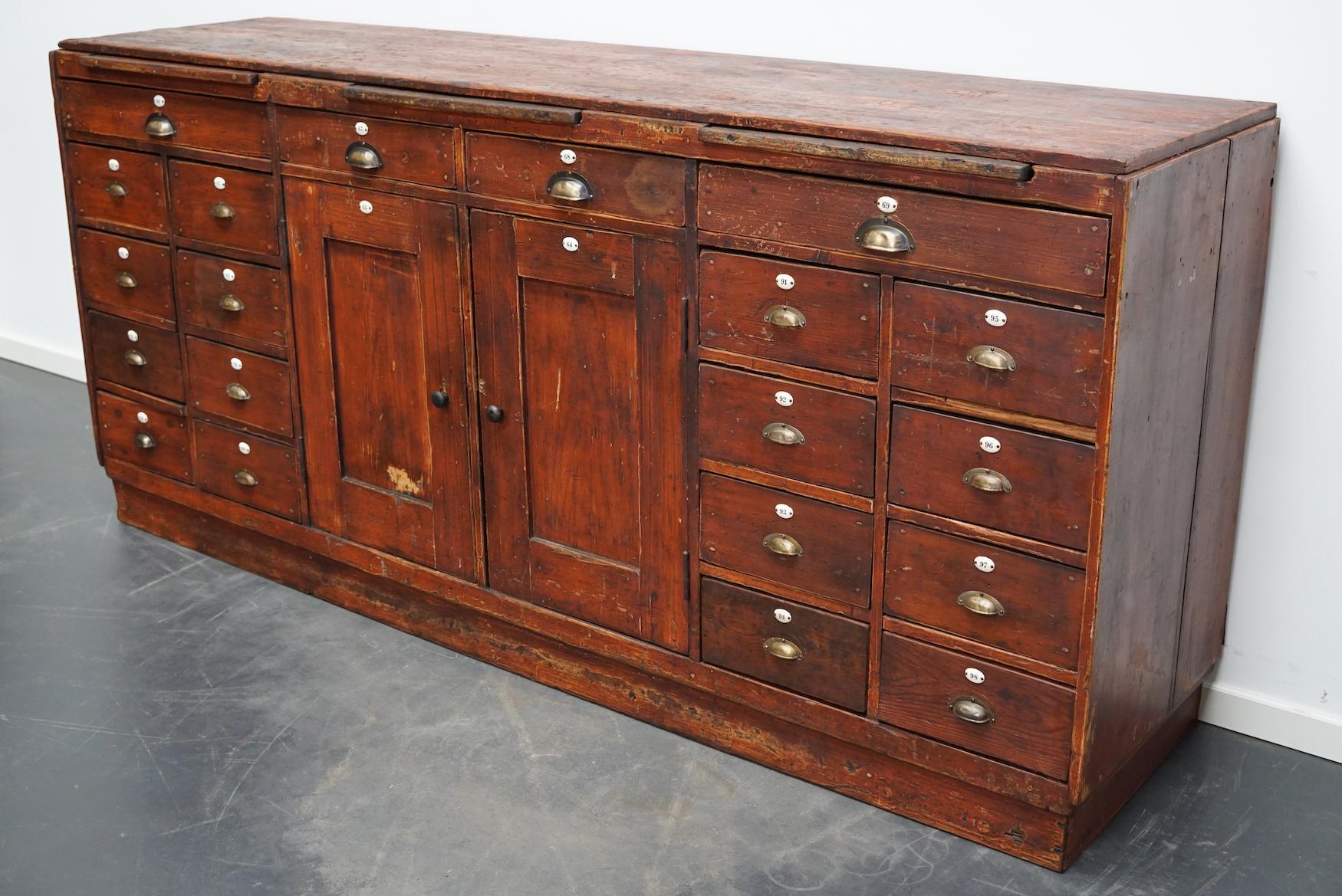 Large Dutch Industrial Pine Apothecary Cabinet / Workbench, Early-20th Century In Good Condition In Nijmegen, NL