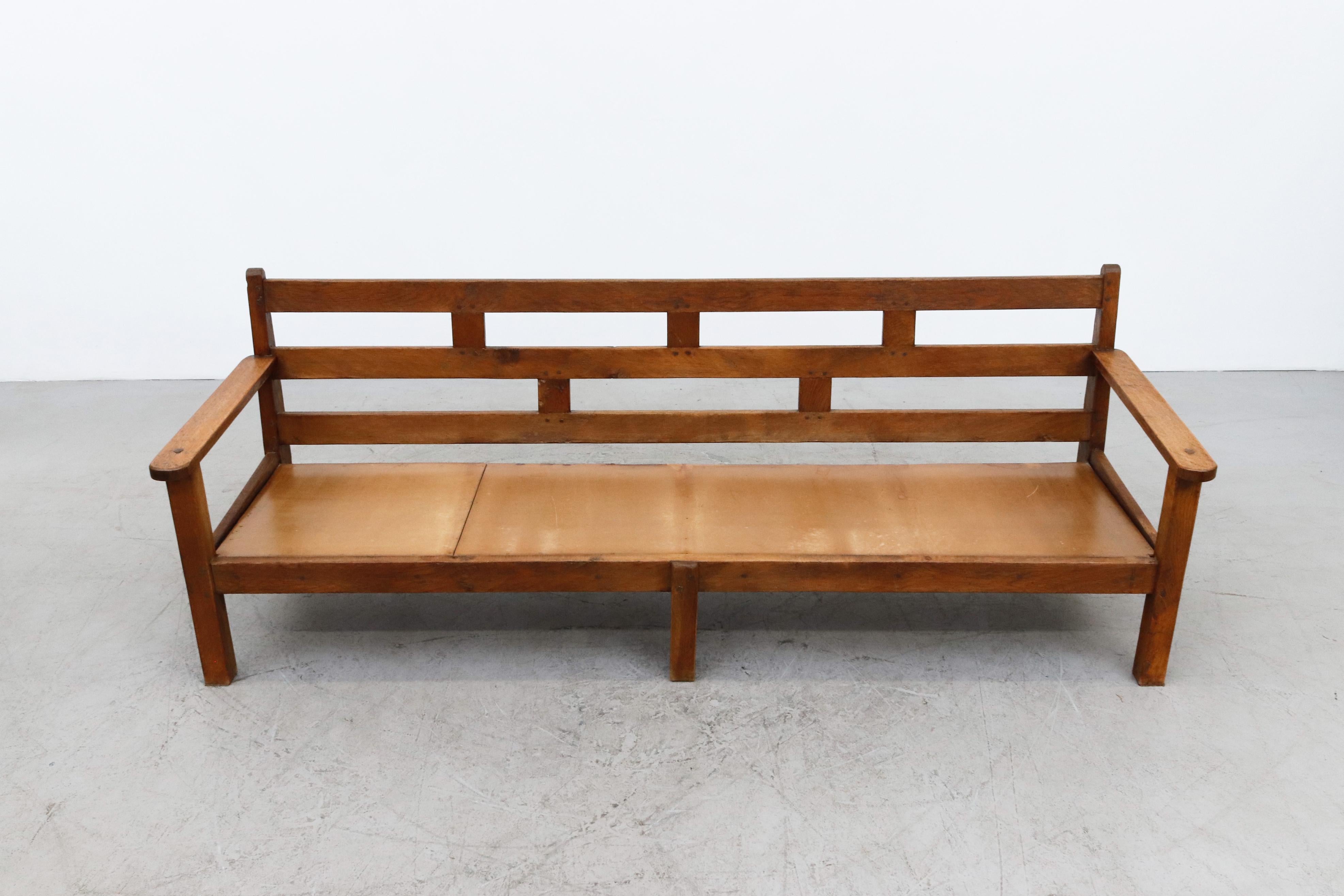 1960s Large Dutch Oak Bench with Brown Leather Seat Cushion (Banc en chêne hollandais avec coussin d'assise en cuir Brown) en vente 5