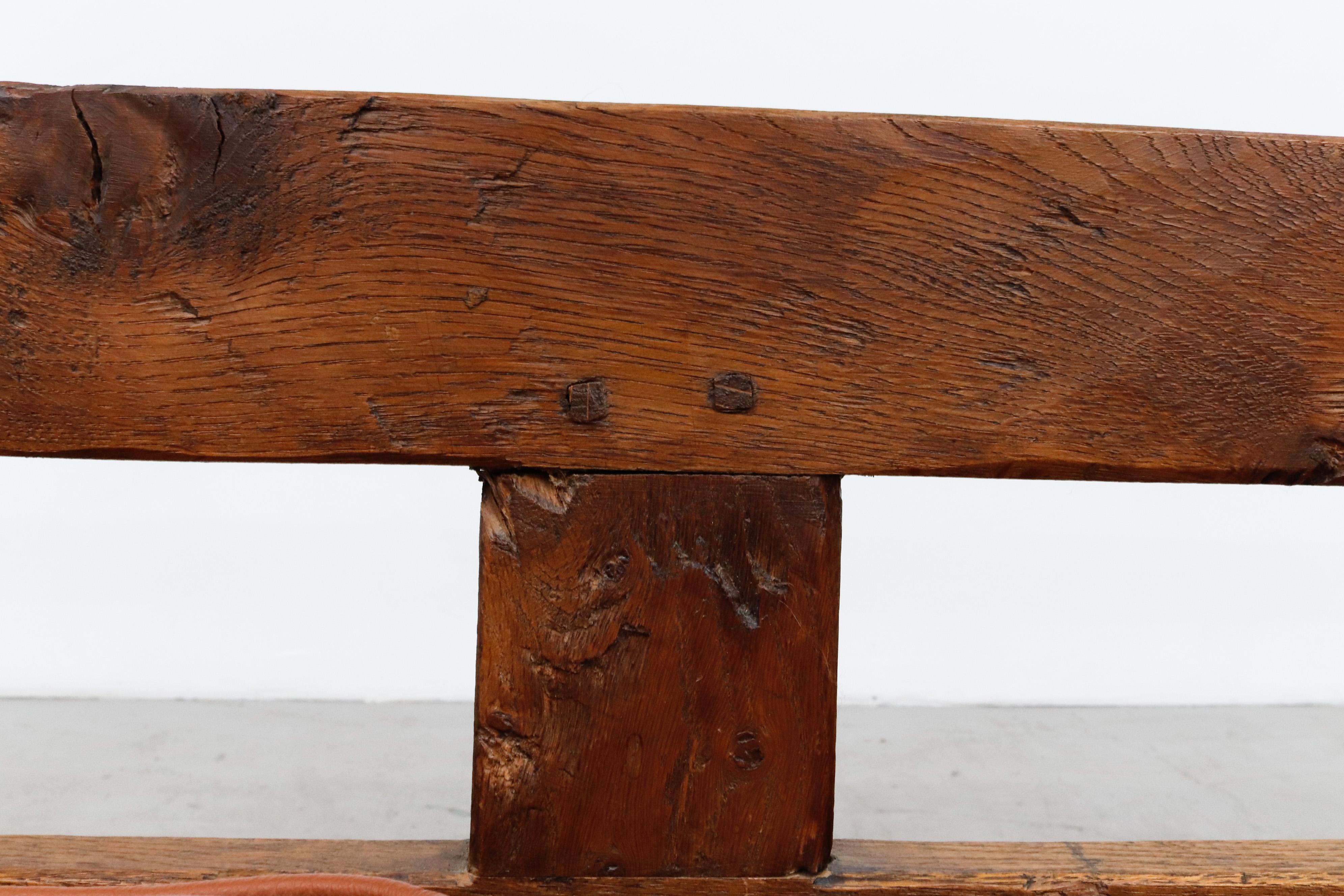 1960s Large Dutch Oak Bench with Brown Leather Seat Cushion (Banc en chêne hollandais avec coussin d'assise en cuir Brown) en vente 9