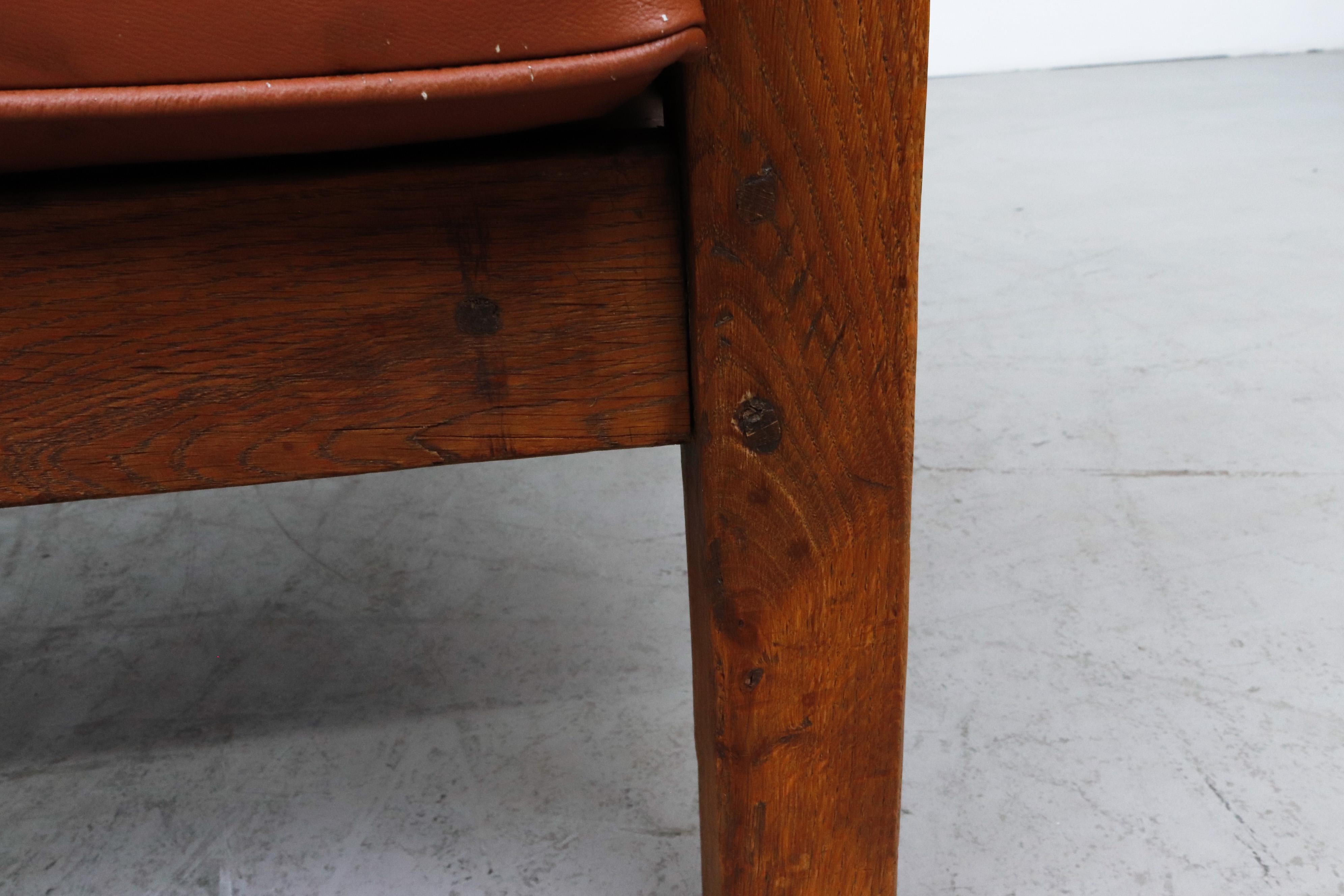 1960s Large Dutch Oak Bench with Brown Leather Seat Cushion (Banc en chêne hollandais avec coussin d'assise en cuir Brown) en vente 13