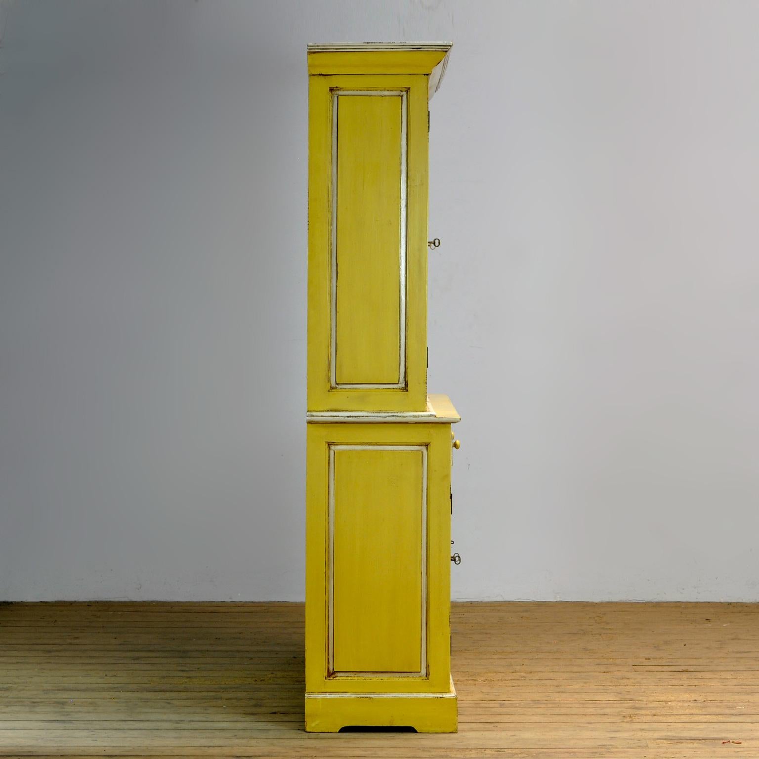 Large Dutch Pine Cupboard, 1940s For Sale 7