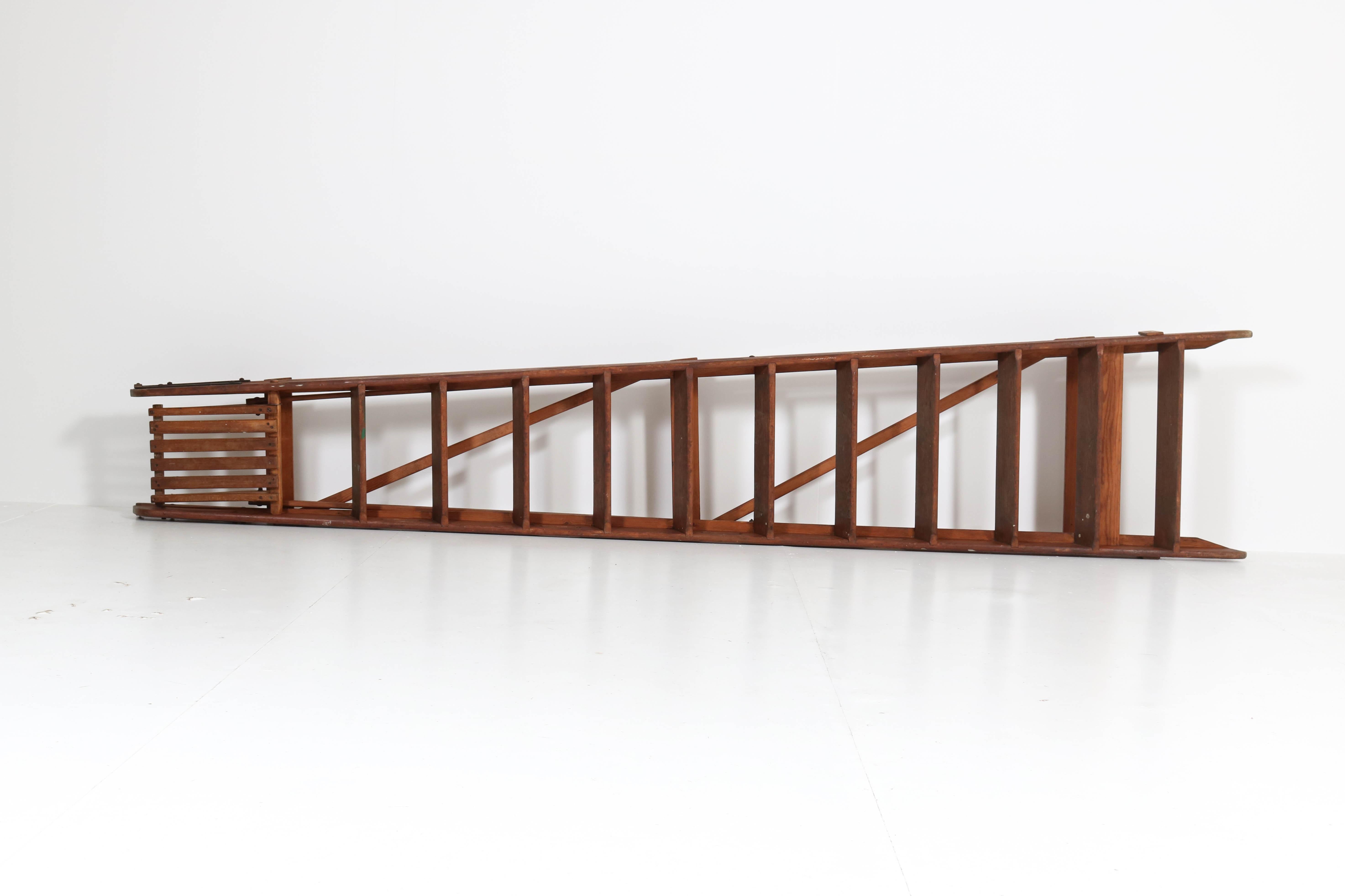 Art Deco Large Dutch Pitch-Pine Painting or Library Ladder by De Krijger Amsterdam, 1930s