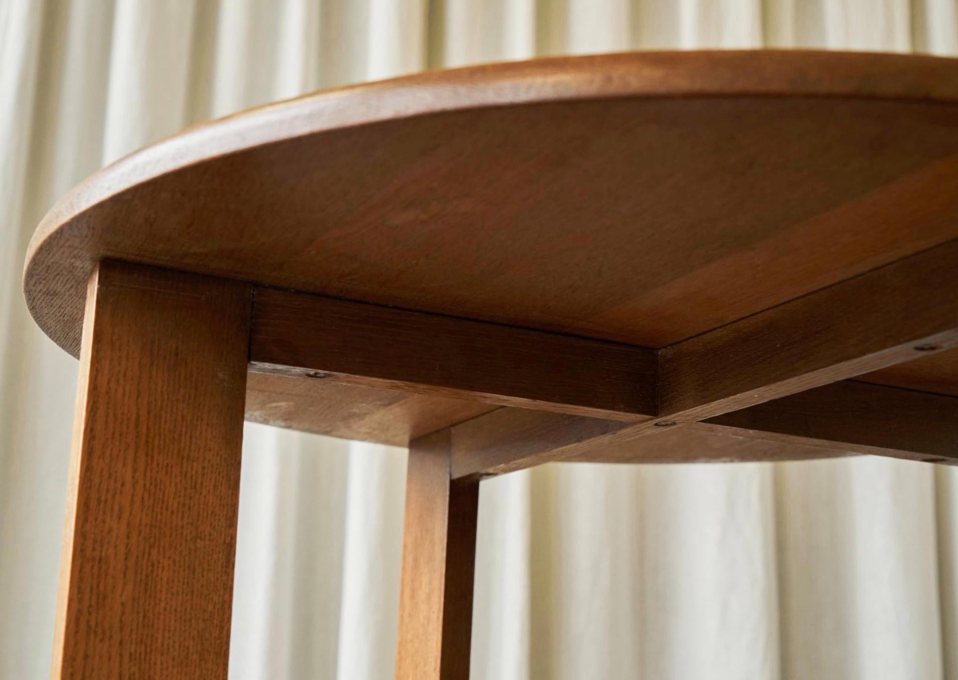 Grande tavolino olandese o tavolo Gueridon in legno massiccio di Oak del 1940 in vendita 3