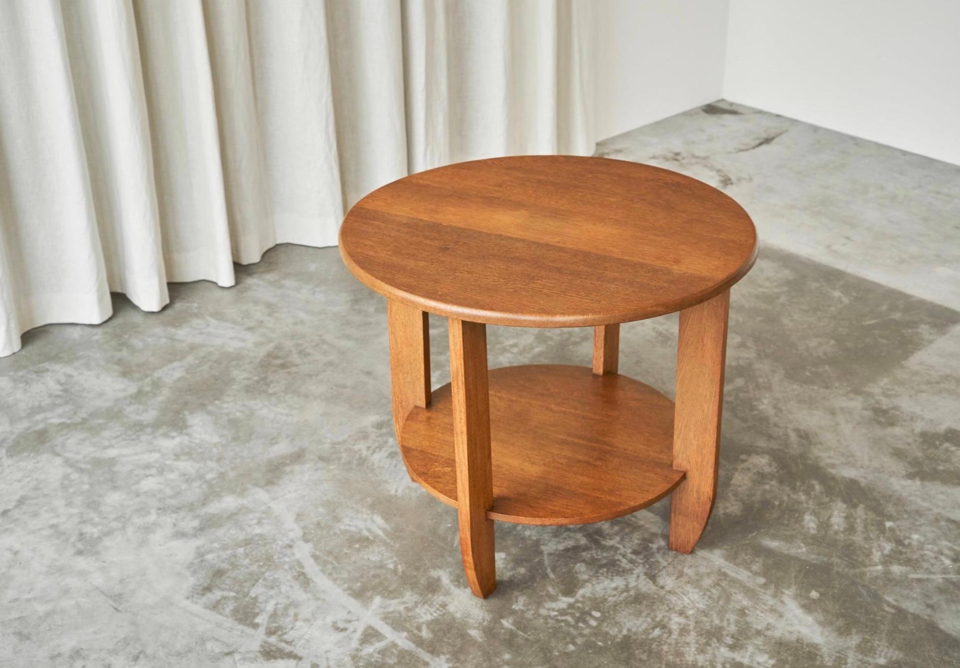 Olandese Grande tavolino olandese o tavolo Gueridon in legno massiccio di Oak del 1940 in vendita