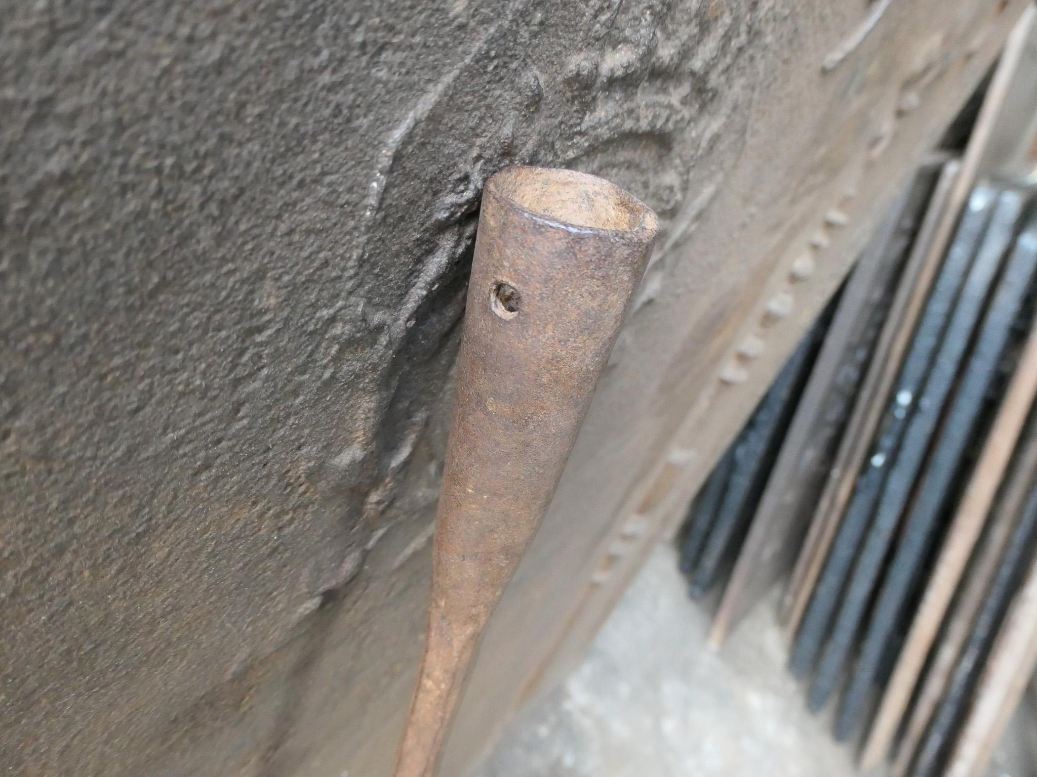 Large Early 18th Century French Fireplace Shovel or Fire Shovel For Sale 2