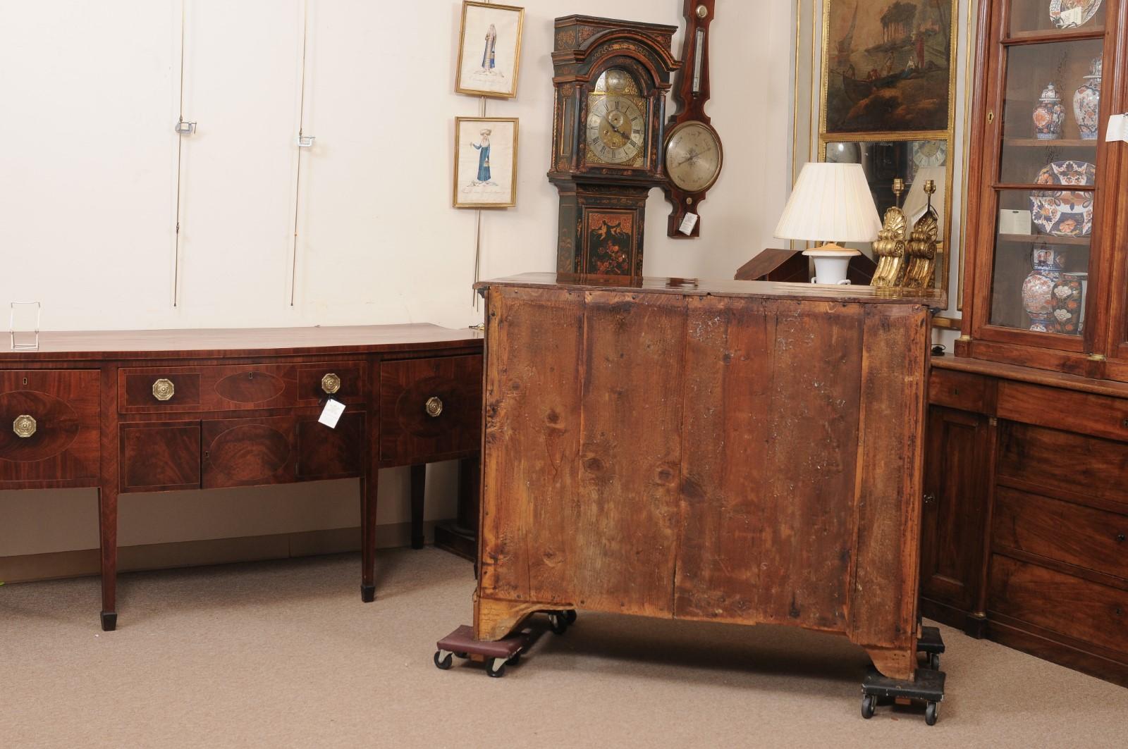 Large Early 18th Century Italian Canterano Walnut Inlaid Commode with 4 Drawers  For Sale 5