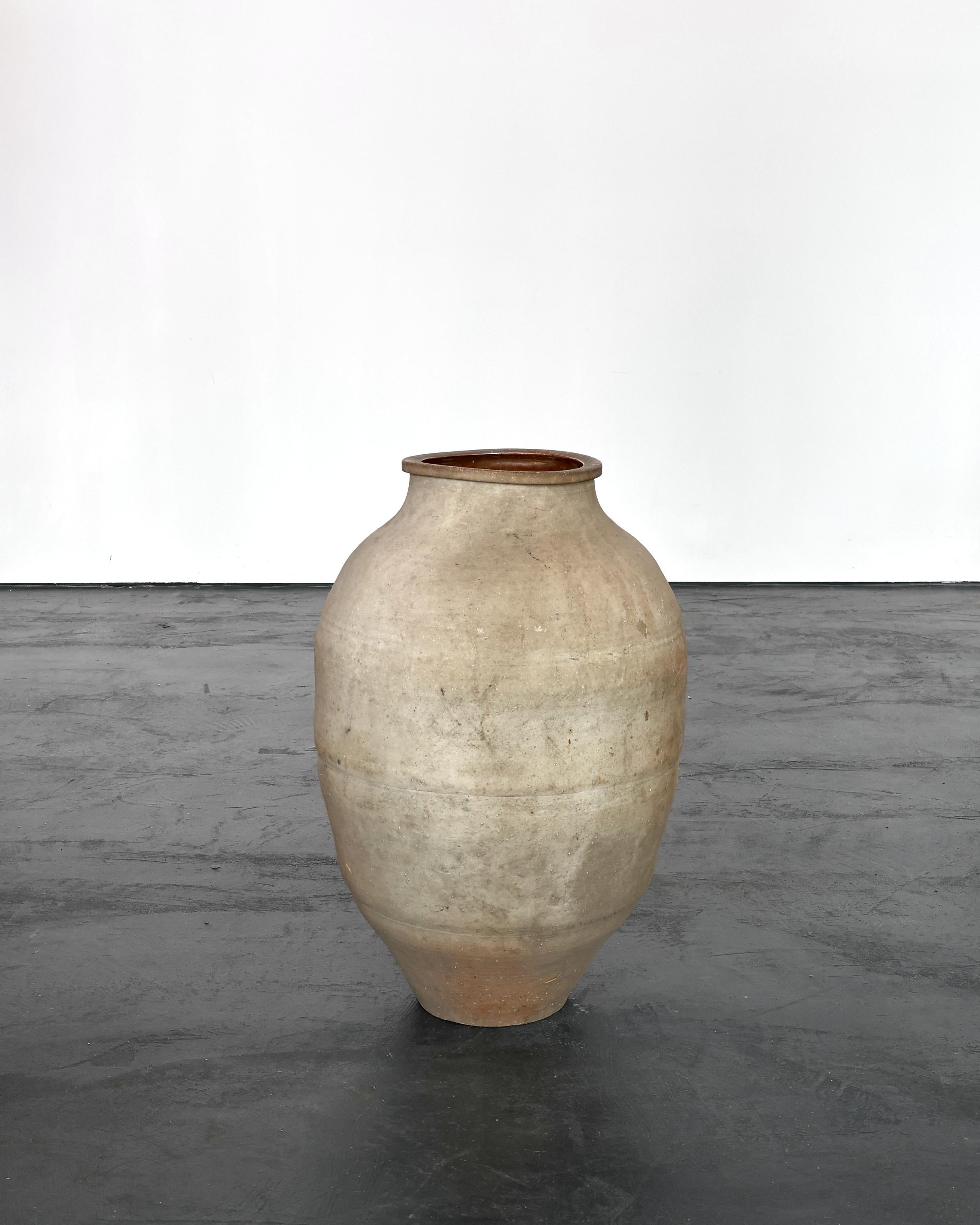 Large Early 19th C. Japanese Terracotta Vessel In Good Condition For Sale In London, GB