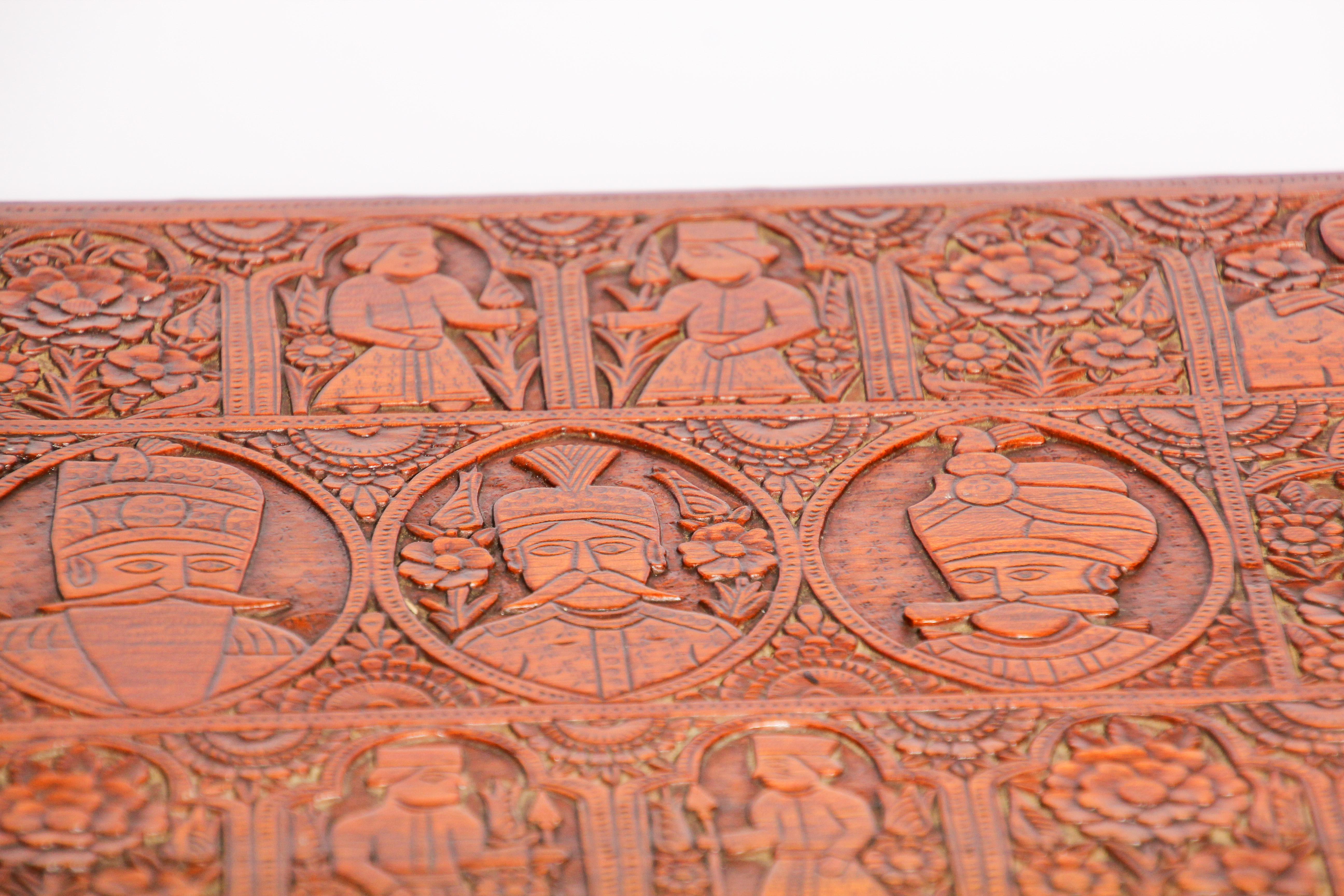 Large Early 19th Century Antique Hand Carved Wooden Mughal Decorative Box In Good Condition For Sale In North Hollywood, CA