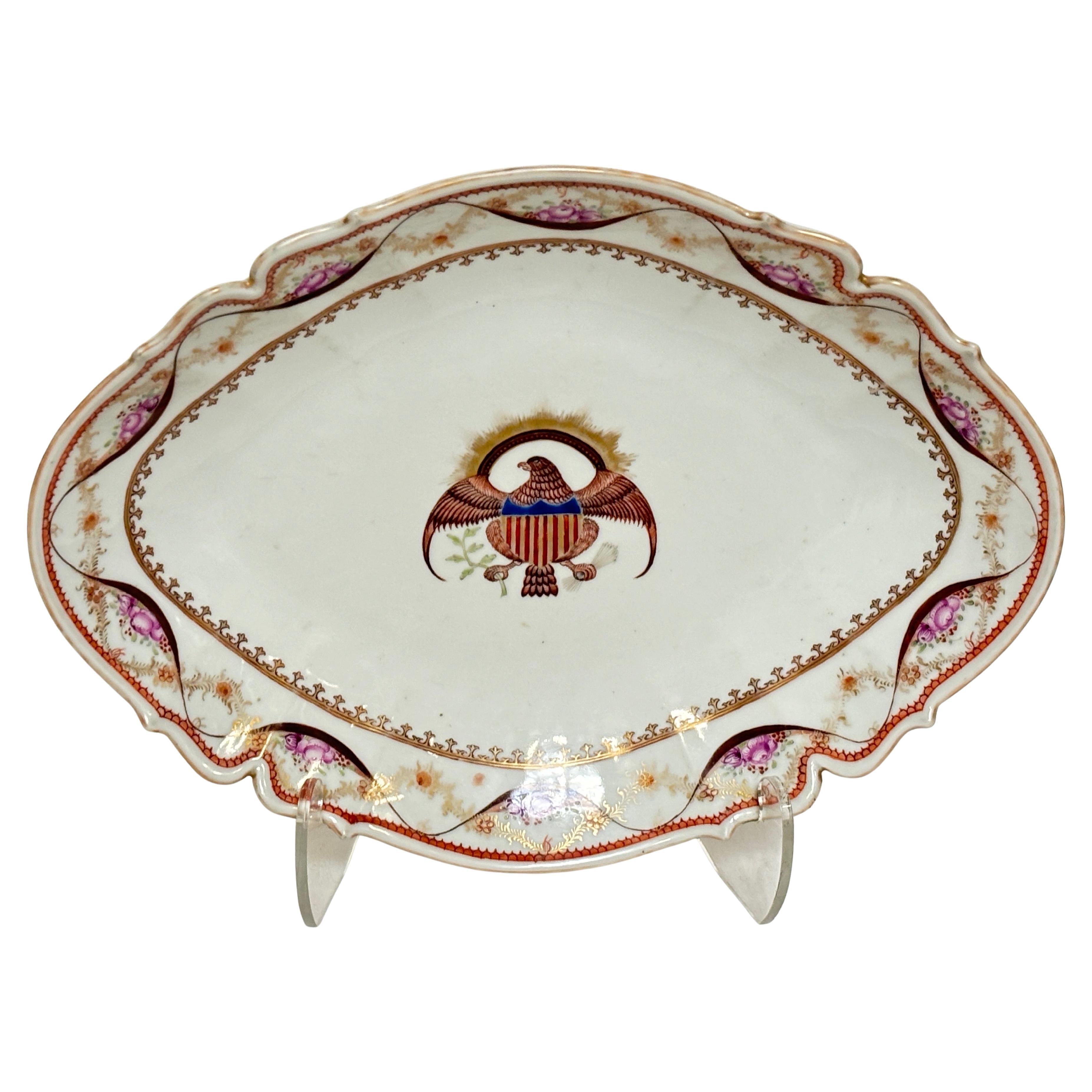 Large Early 19th Century Chinese Export Armorial Crest Serving Dish