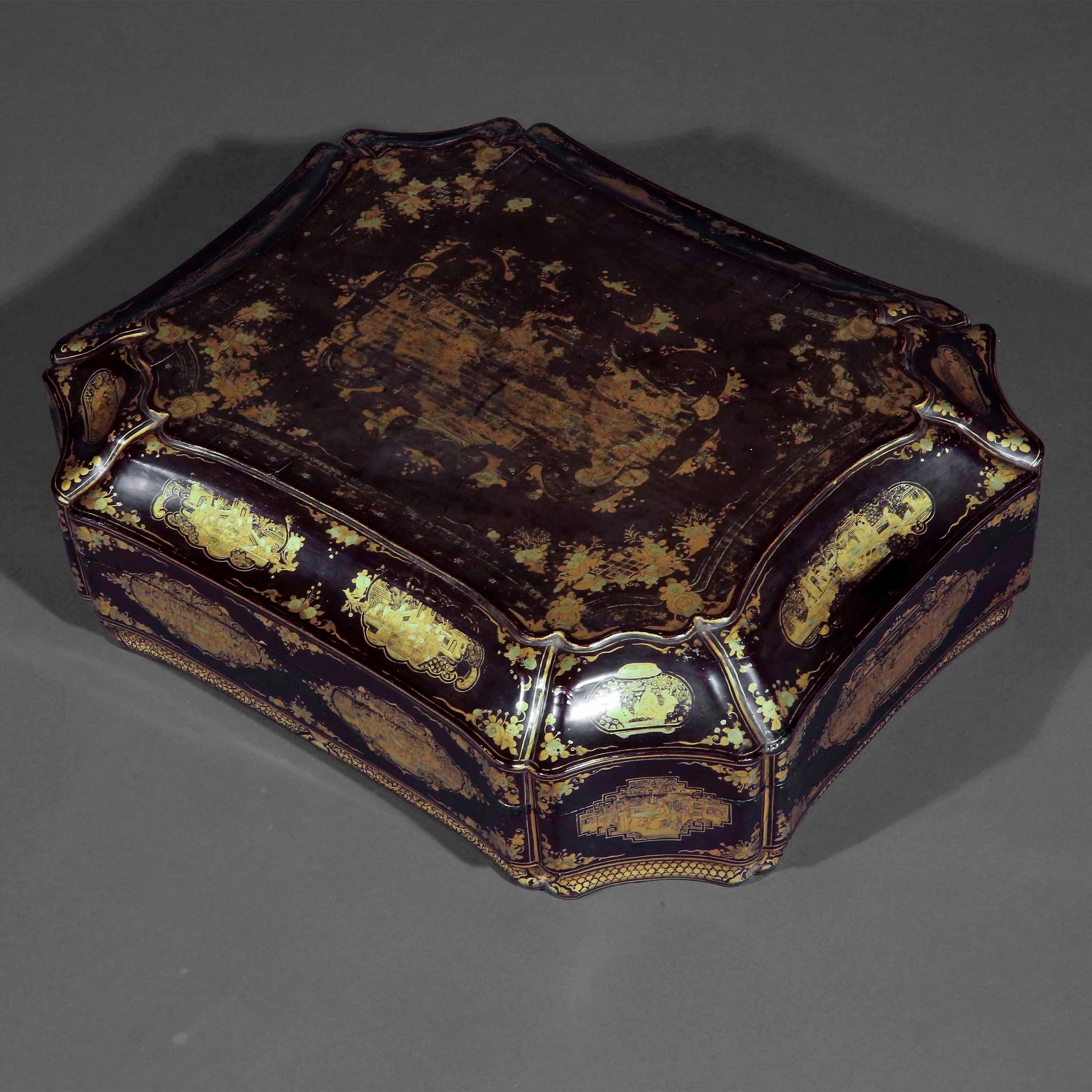 Large Early 19th Century Chinoiserie Black Lacquer Box In Good Condition For Sale In Richmond, London