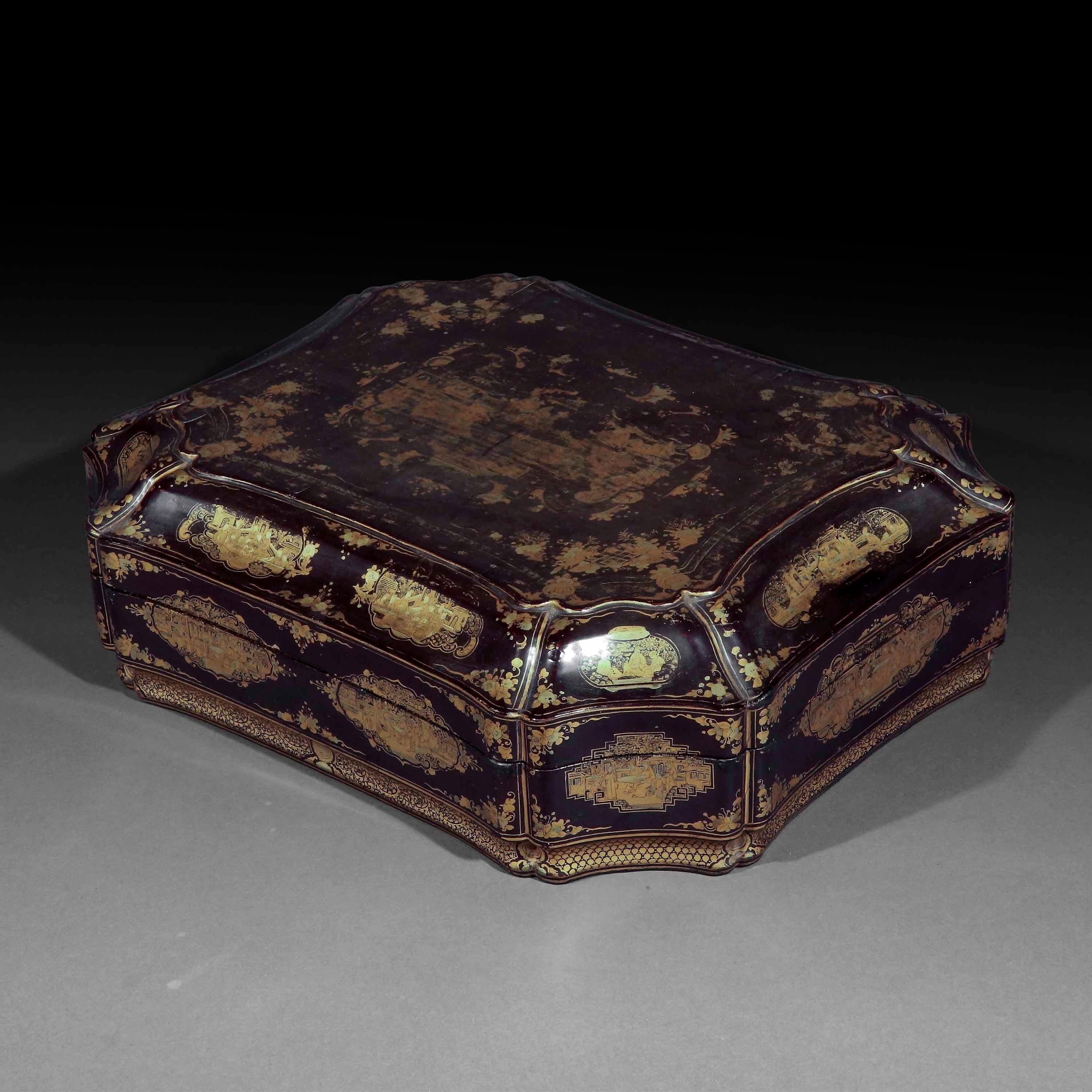 Large Early 19th Century Chinoiserie Black Lacquer Box For Sale 2