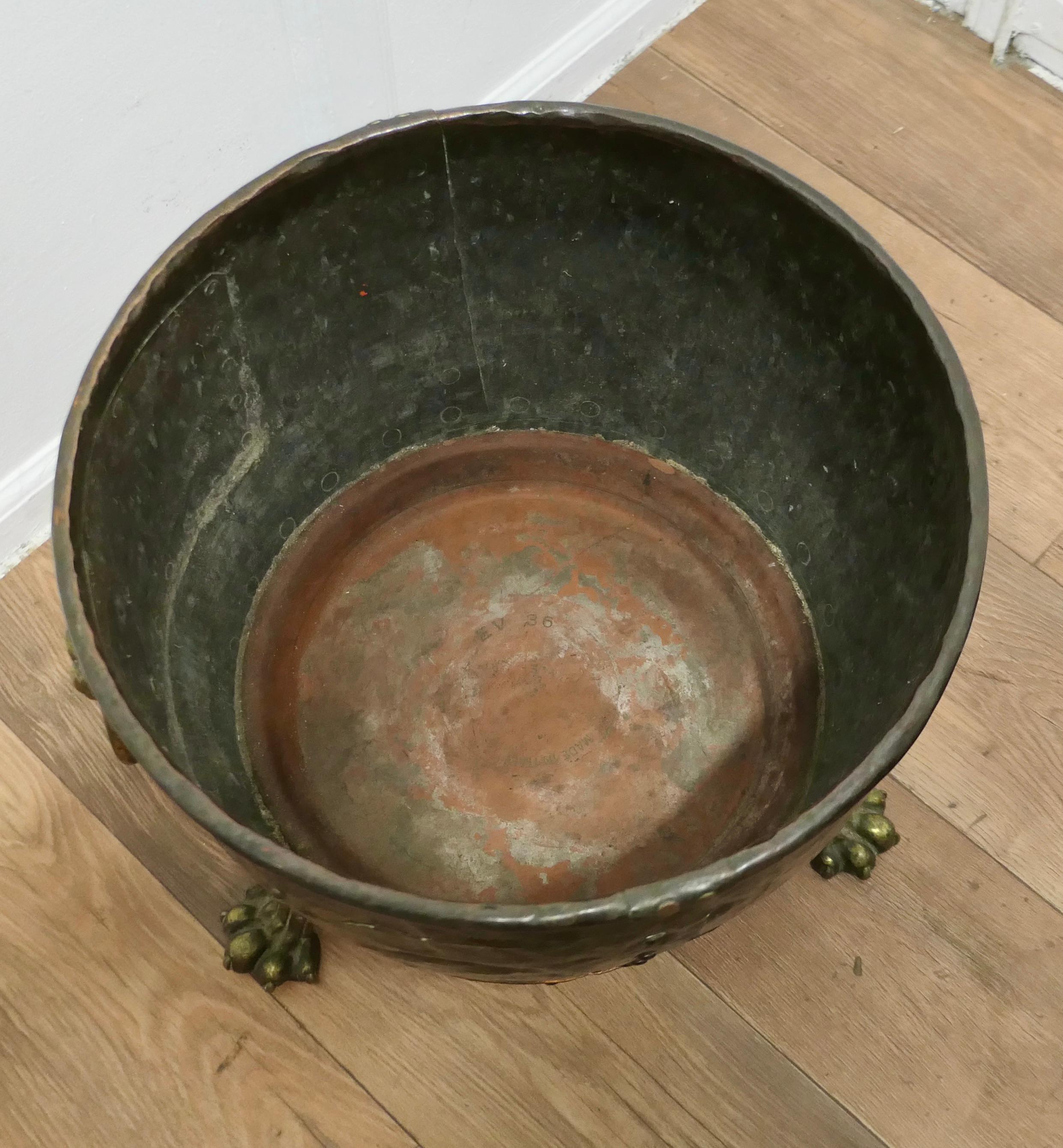 Large Early 19th Century Copper Log Cauldron  This is a lovely looking Cauldron 1