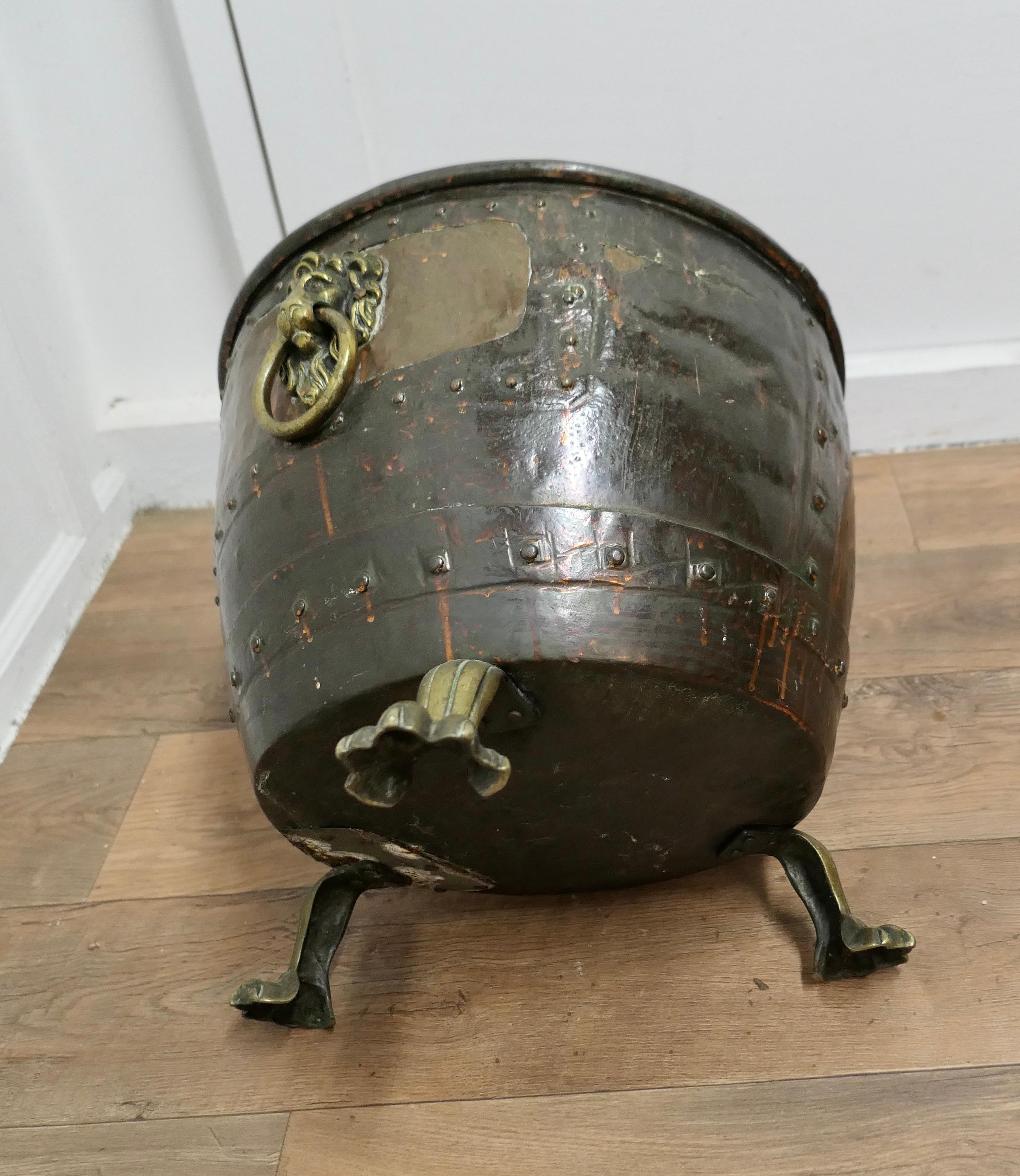 Large Early 19th Century Copper Log Cauldron  This is a lovely looking Cauldron 2