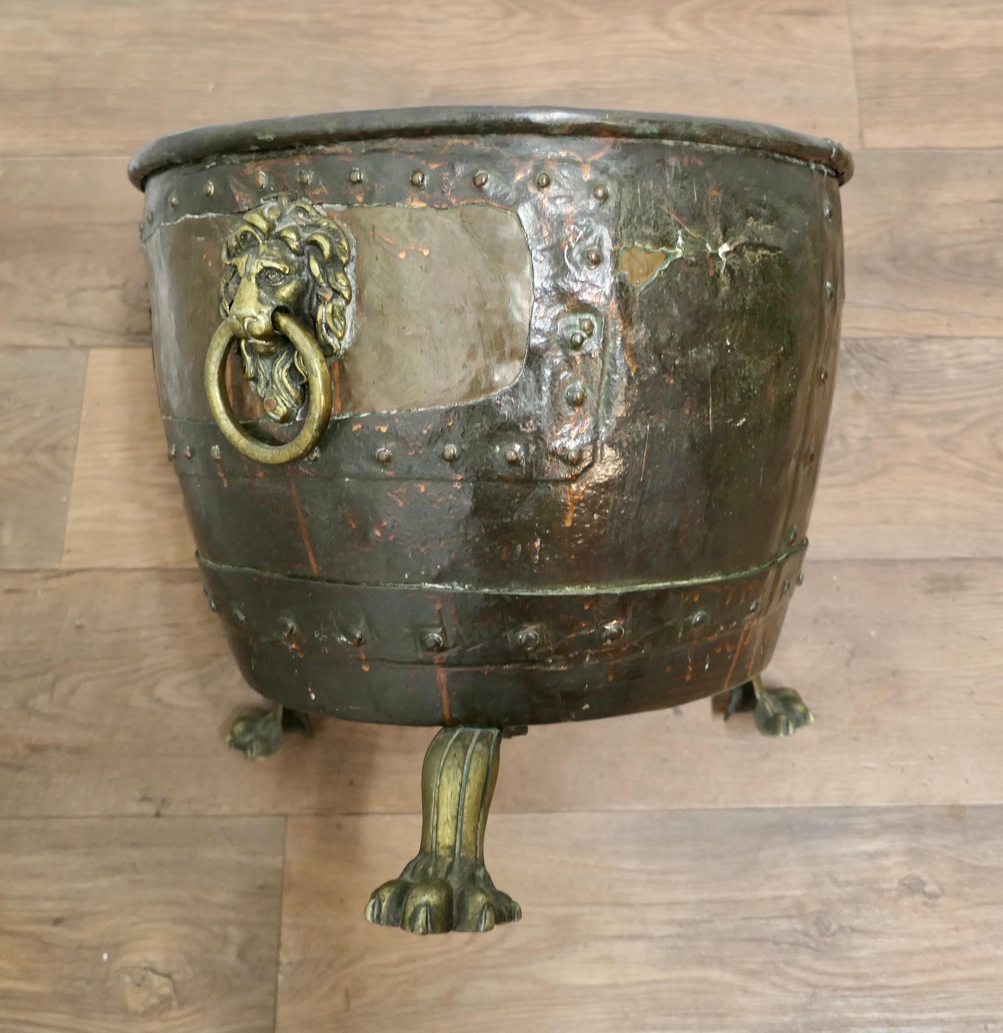 Large Early 19th Century Copper Log Cauldron  This is a lovely looking Cauldron 3
